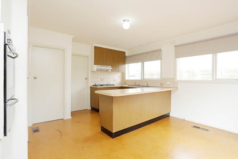 135 Kanooka Road — photo 3 of 10