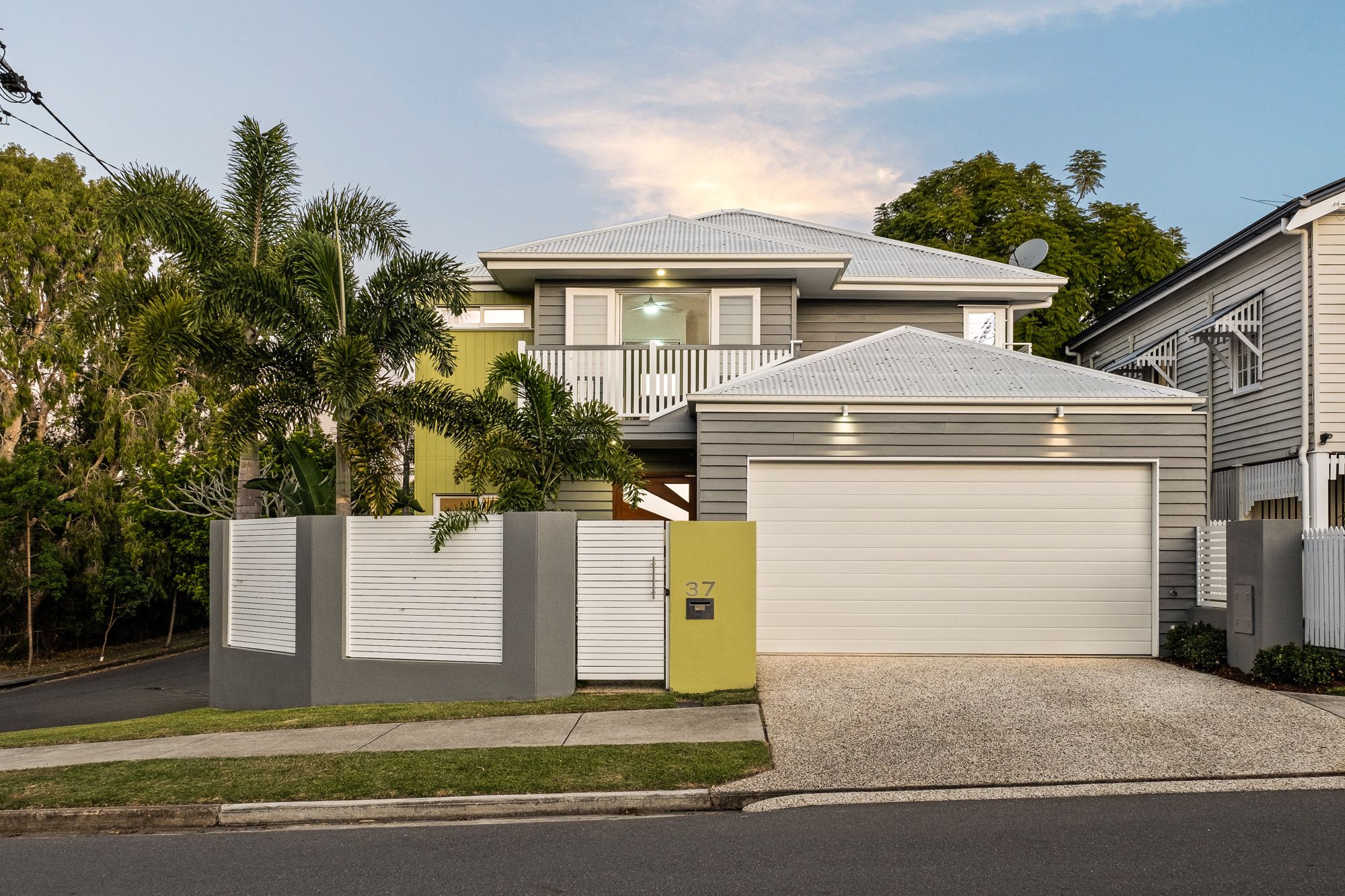 37 Arnold Street, Holland Park, QLD 4121