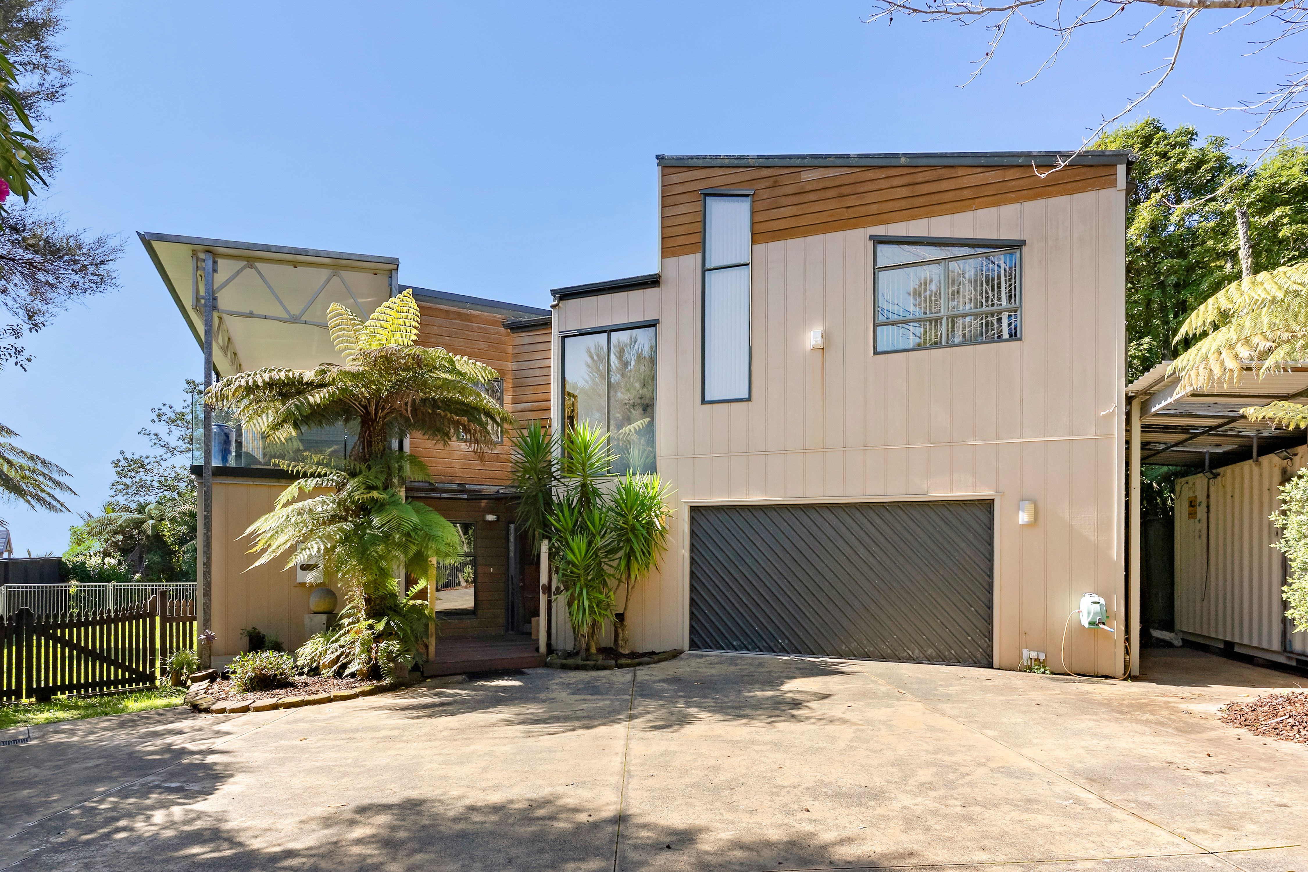 855 Scenic Drive, Swanson, Waitakere City