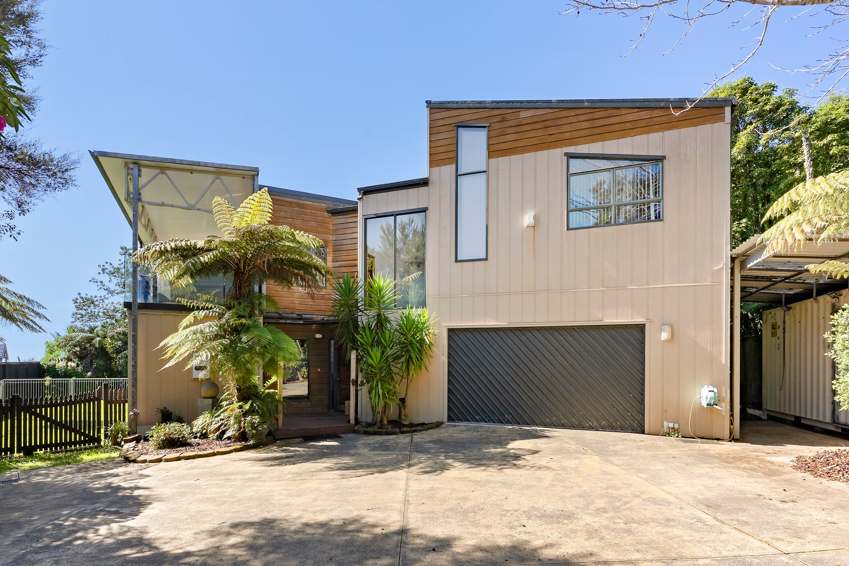 855 Scenic Drive, Swanson, Waitakere City