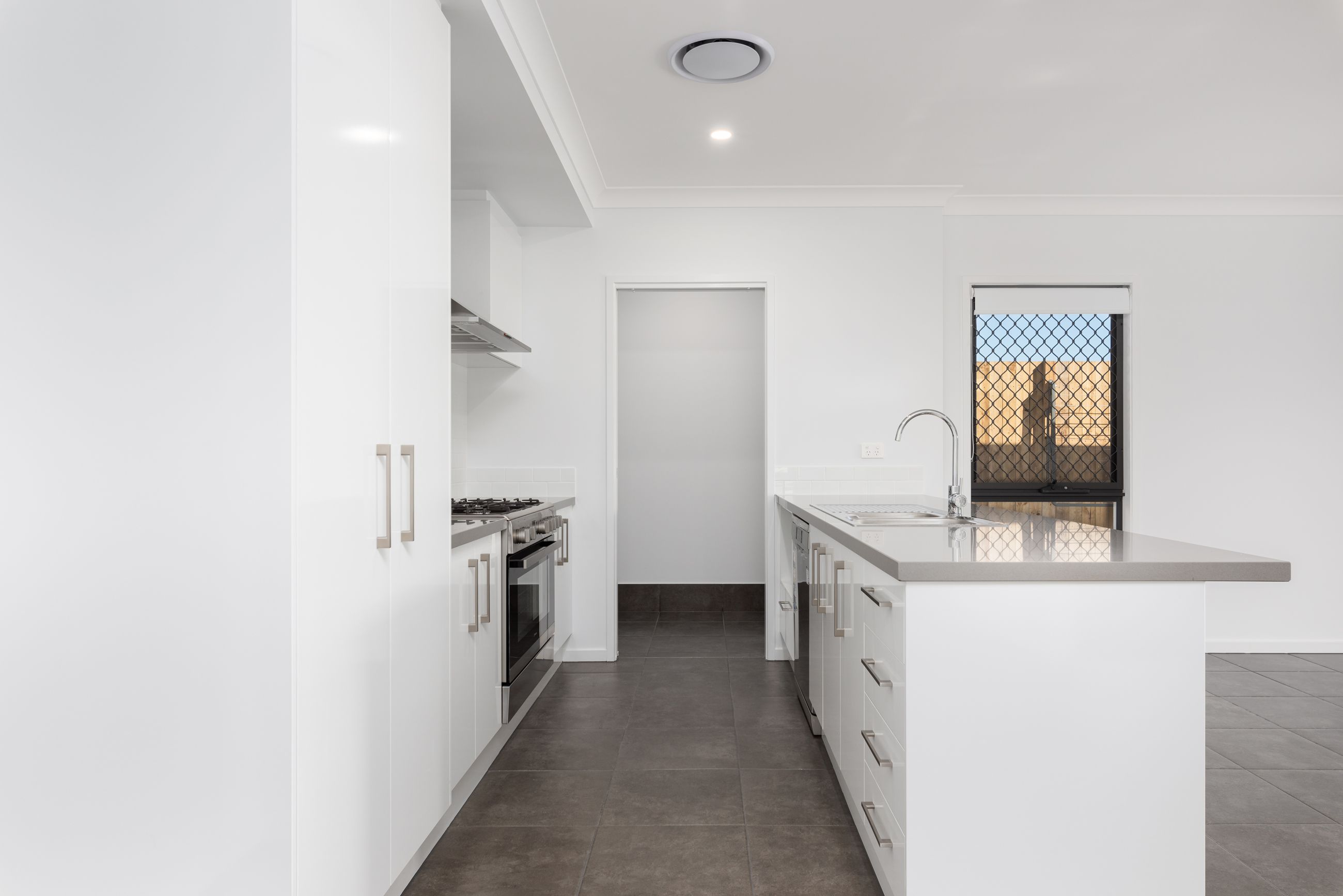 7 Carisbrooke Street — photo 4 of 13