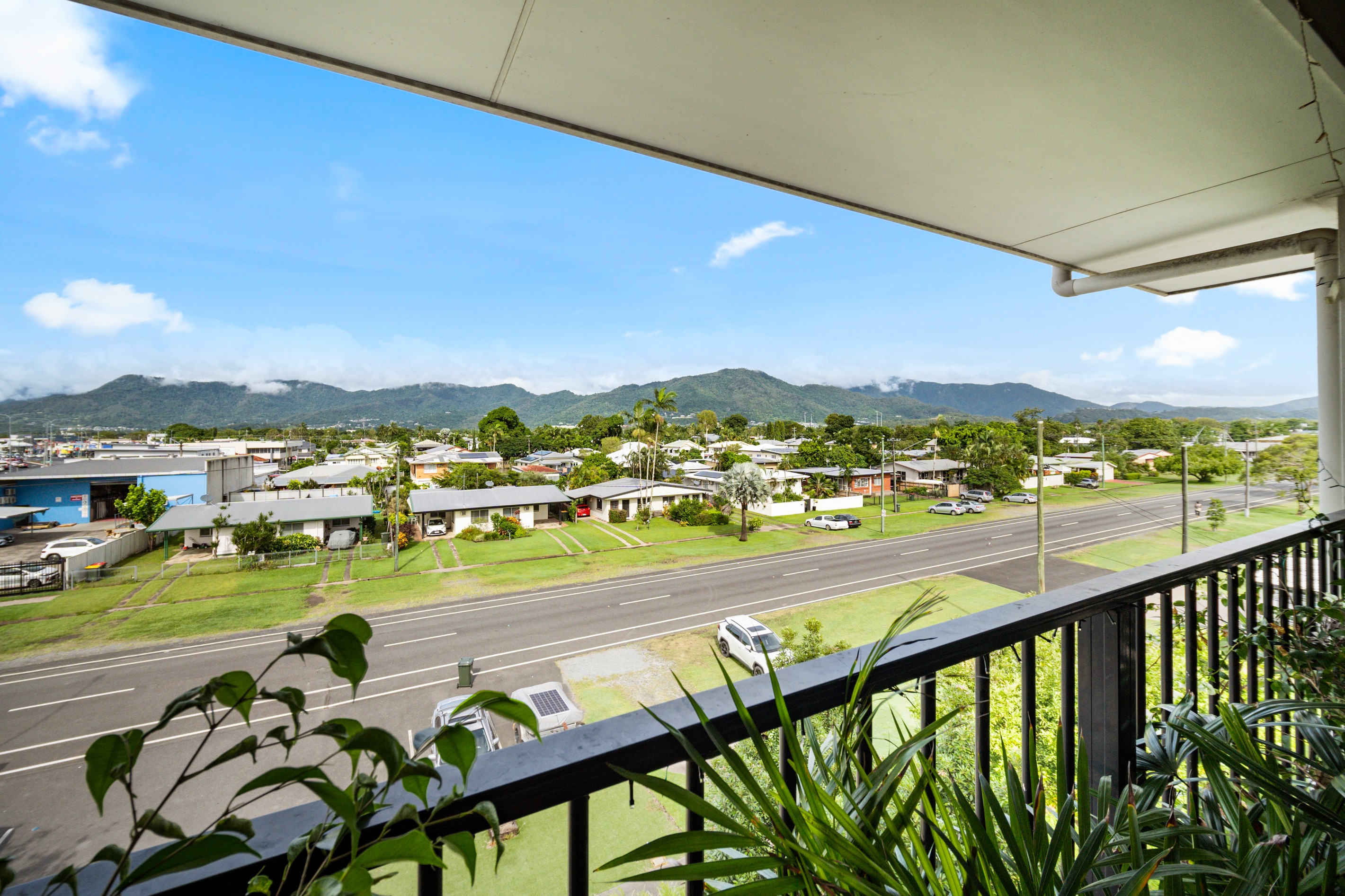 301/240 Buchan Street, Westcourt, QLD 4870