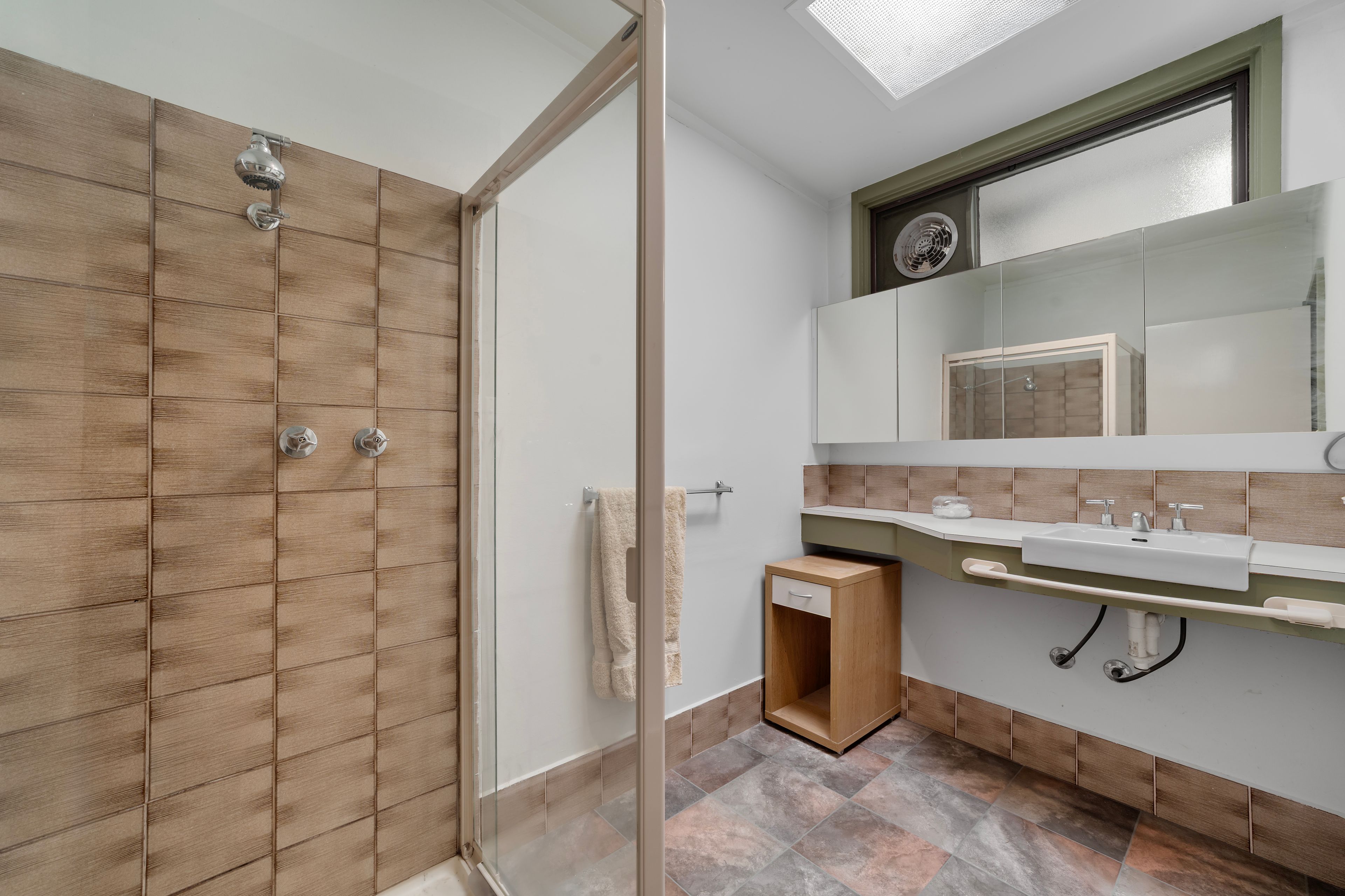 20 Ophelia Street — photo 13 of 22