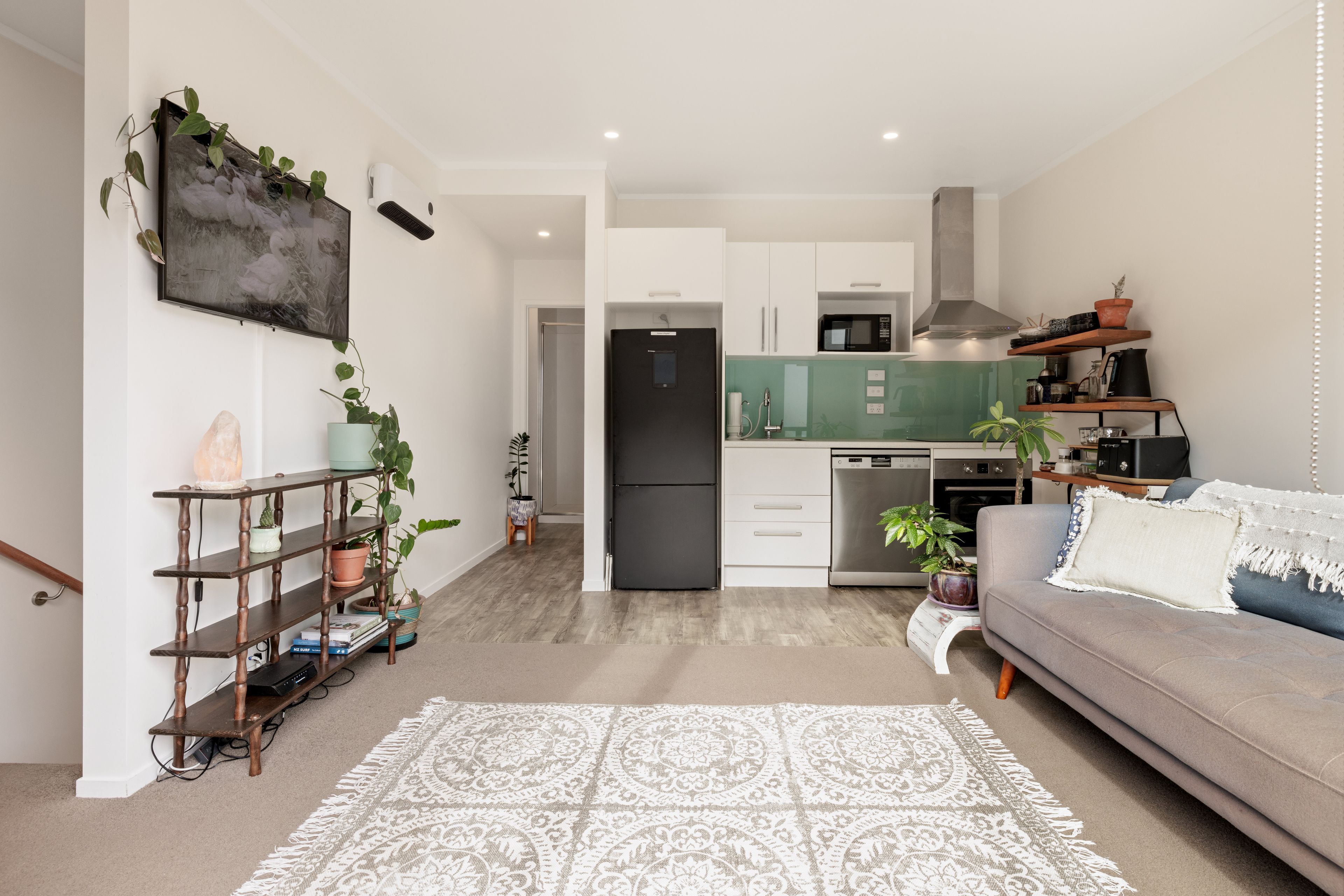 Modern, Sunny Townhouse 3