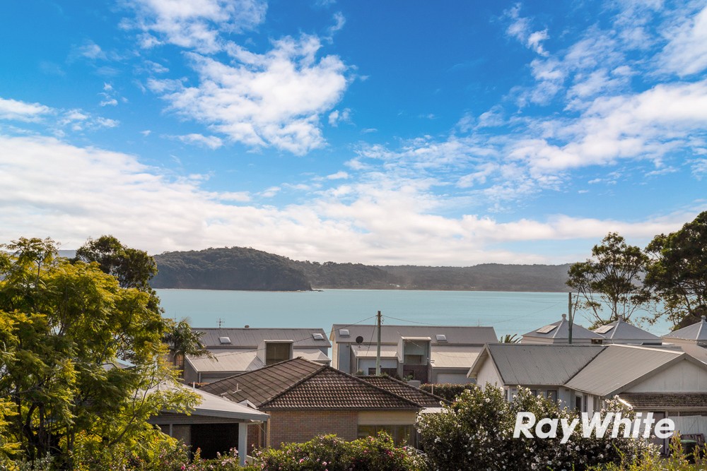 8 Lockyersleigh Avenue, Batehaven, NSW 2536