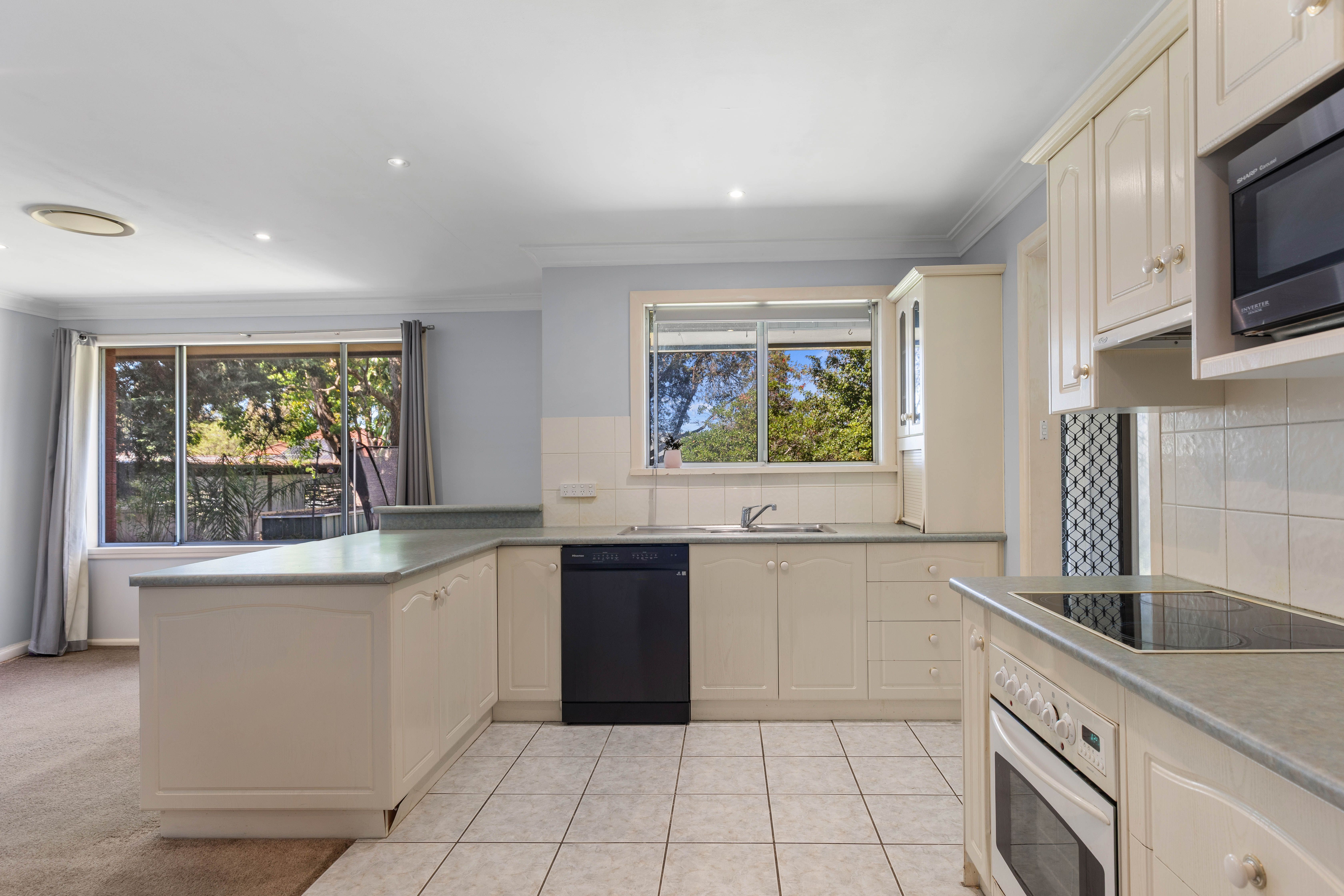 27 Beale Crescent — photo 6 of 11