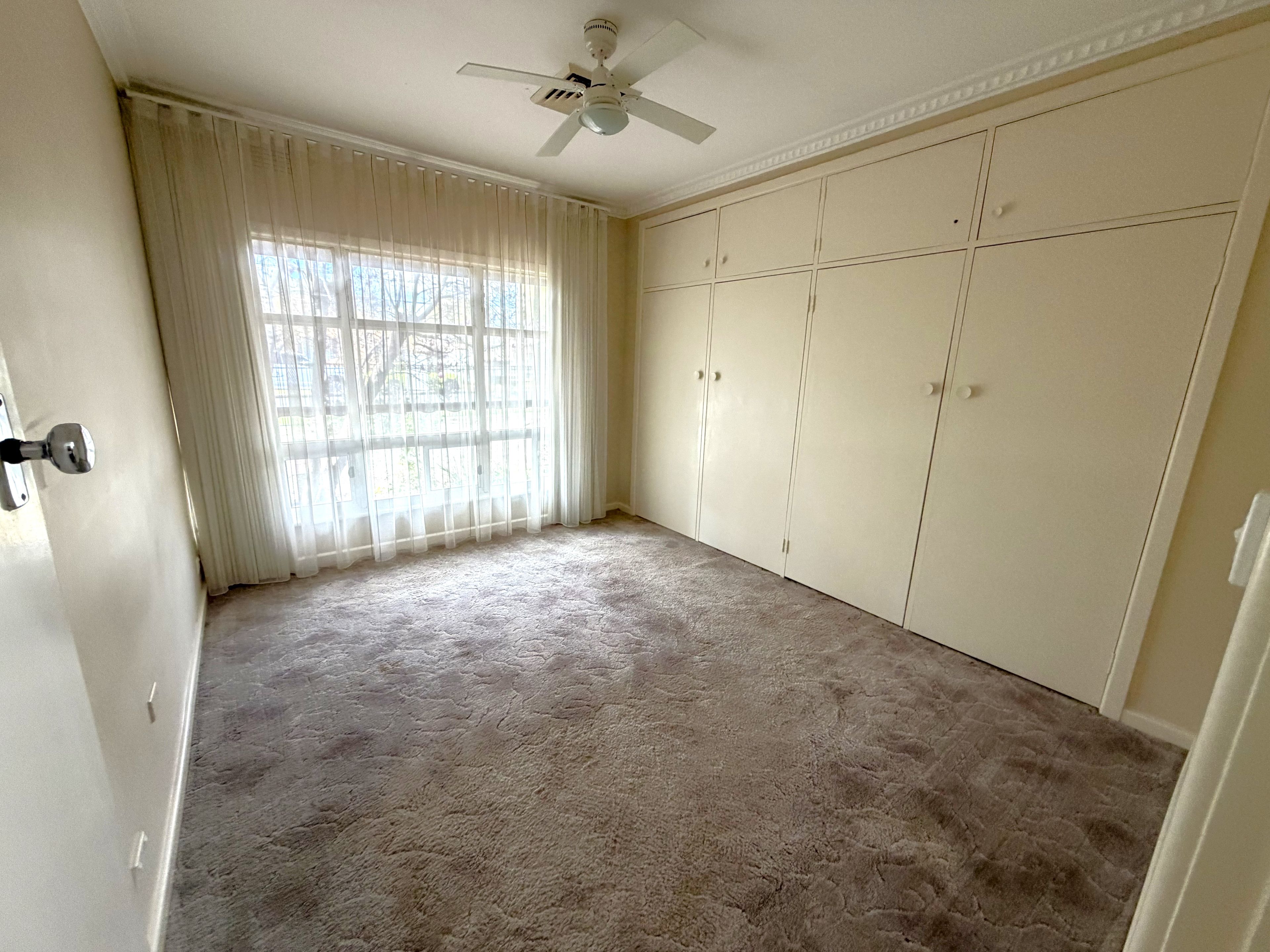 410 Campbell Crescent — photo 6 of 11