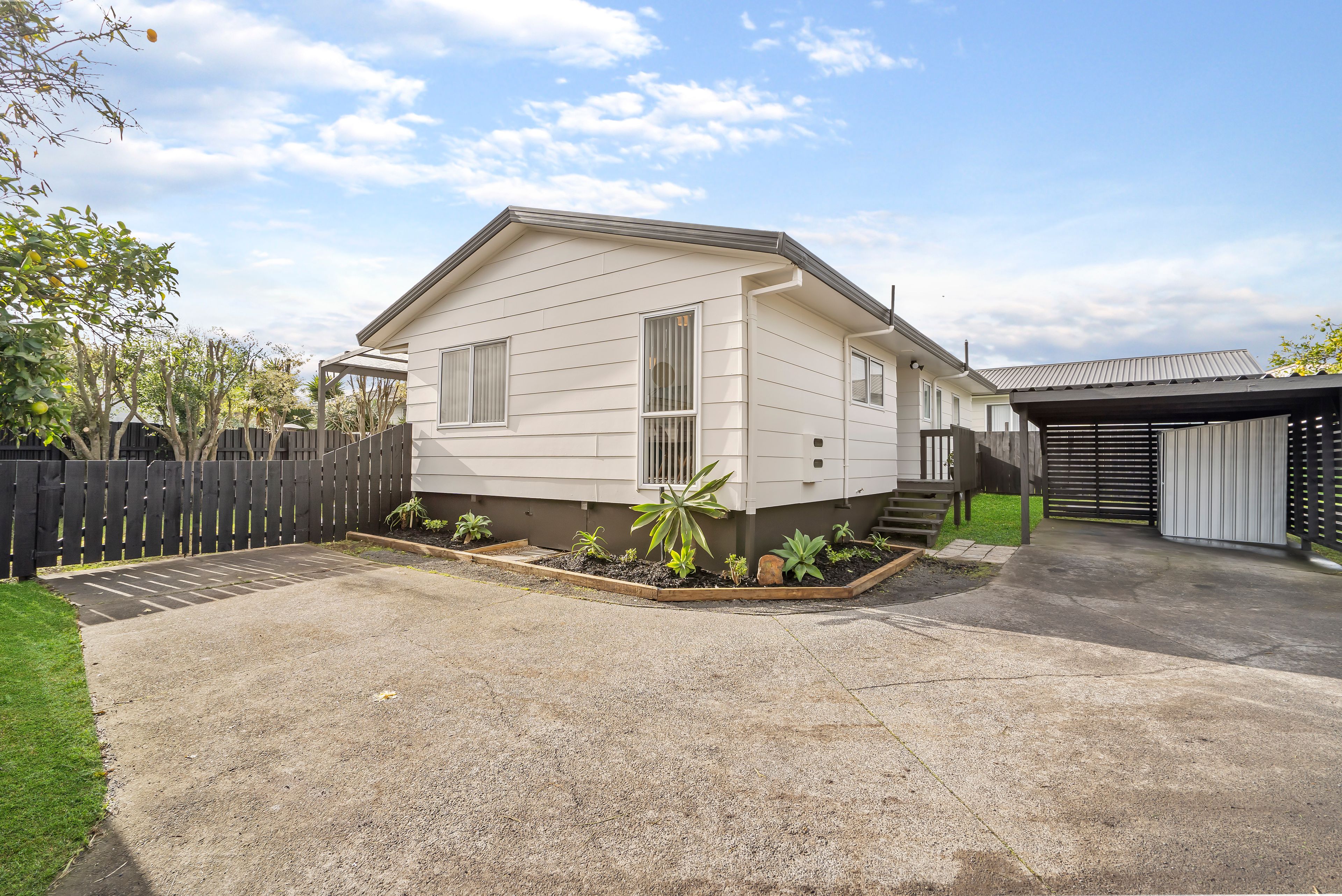 1/6 Trounson Avenue, Clendon Park, Manukau City