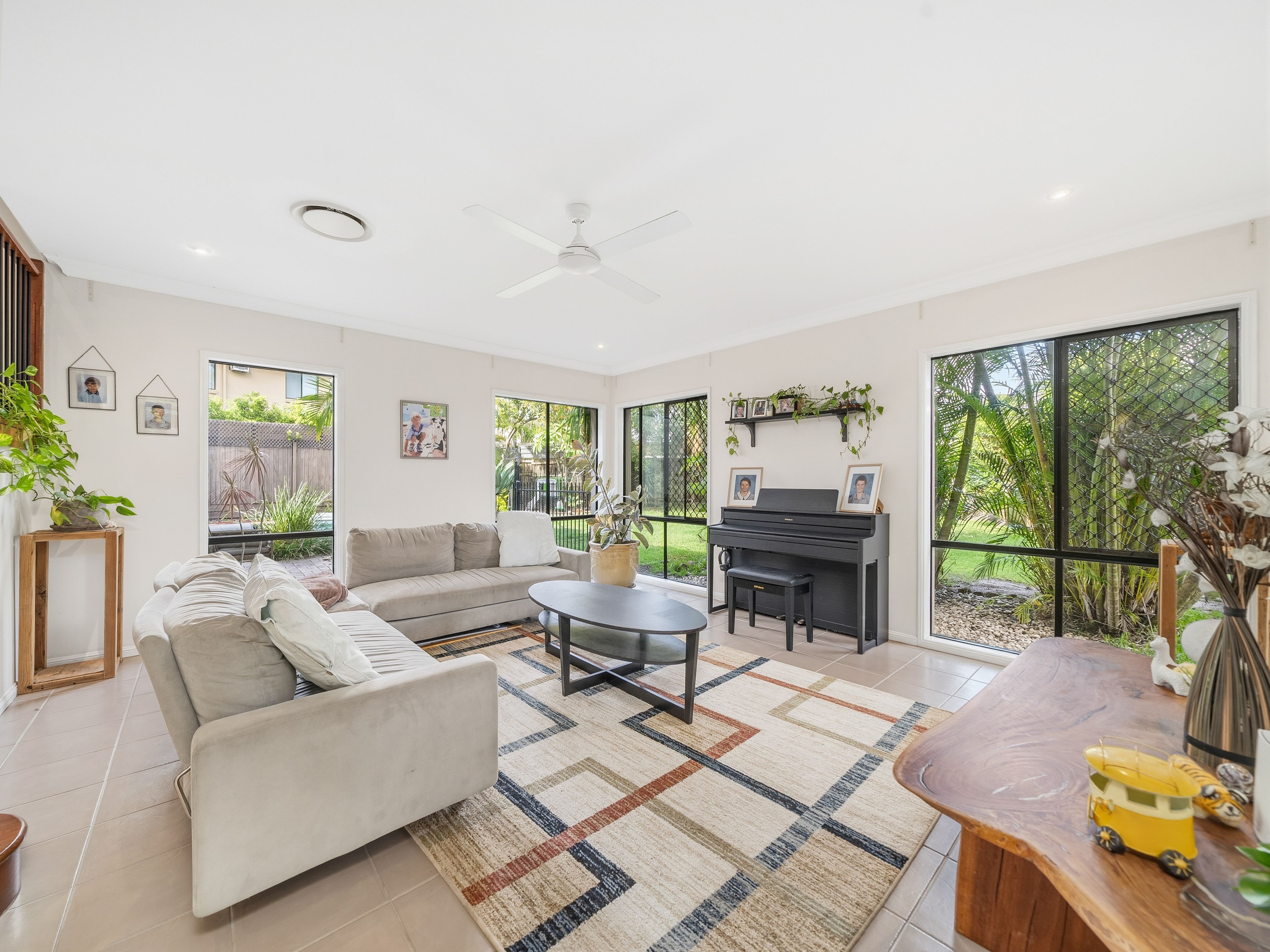 20 Litchfield Court — photo 4 of 24
