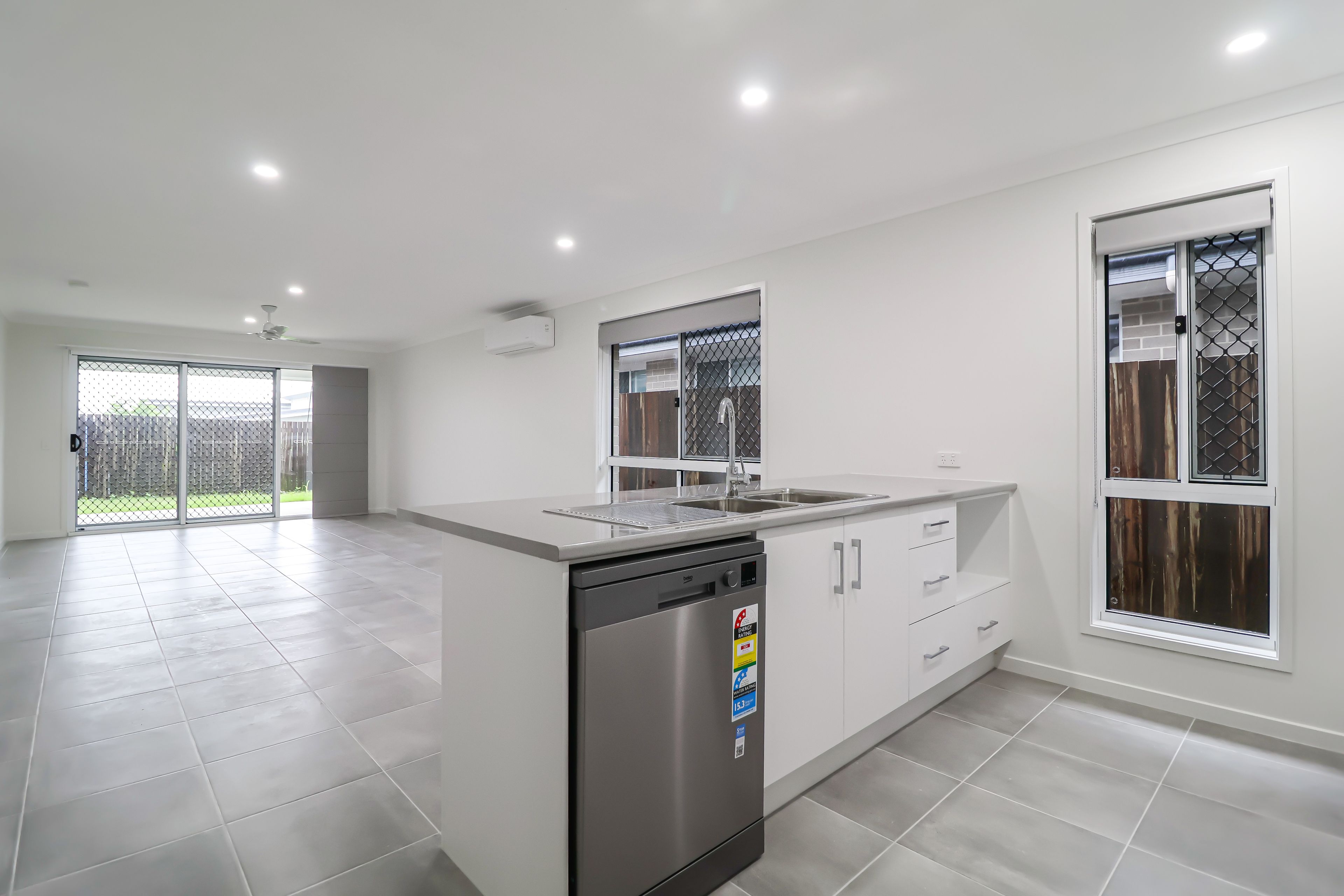 21 Bufflehead Road, Kirkwood, QLD 4680