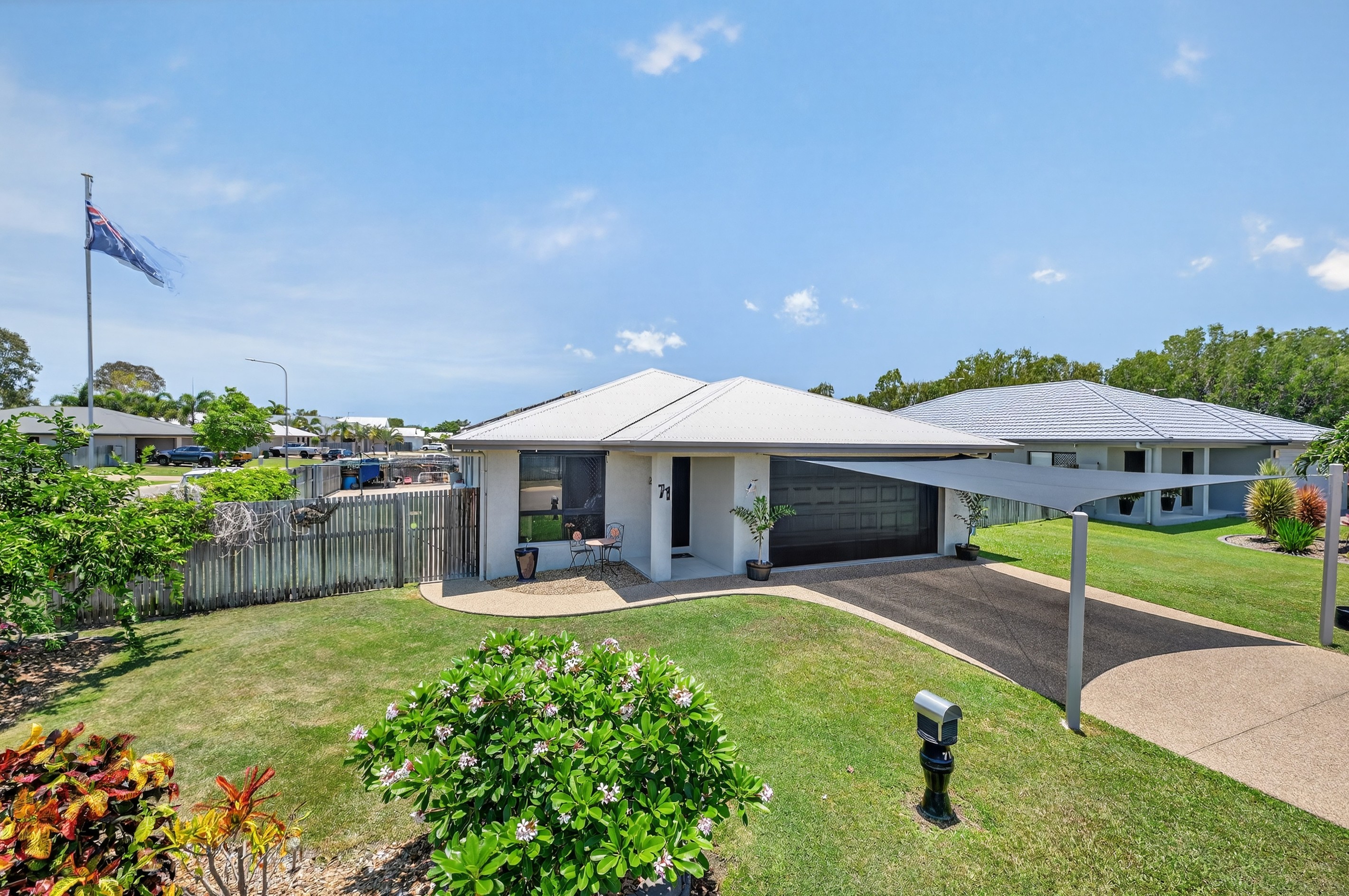 71 Daintree Drive, Bushland Beach, QLD 4818