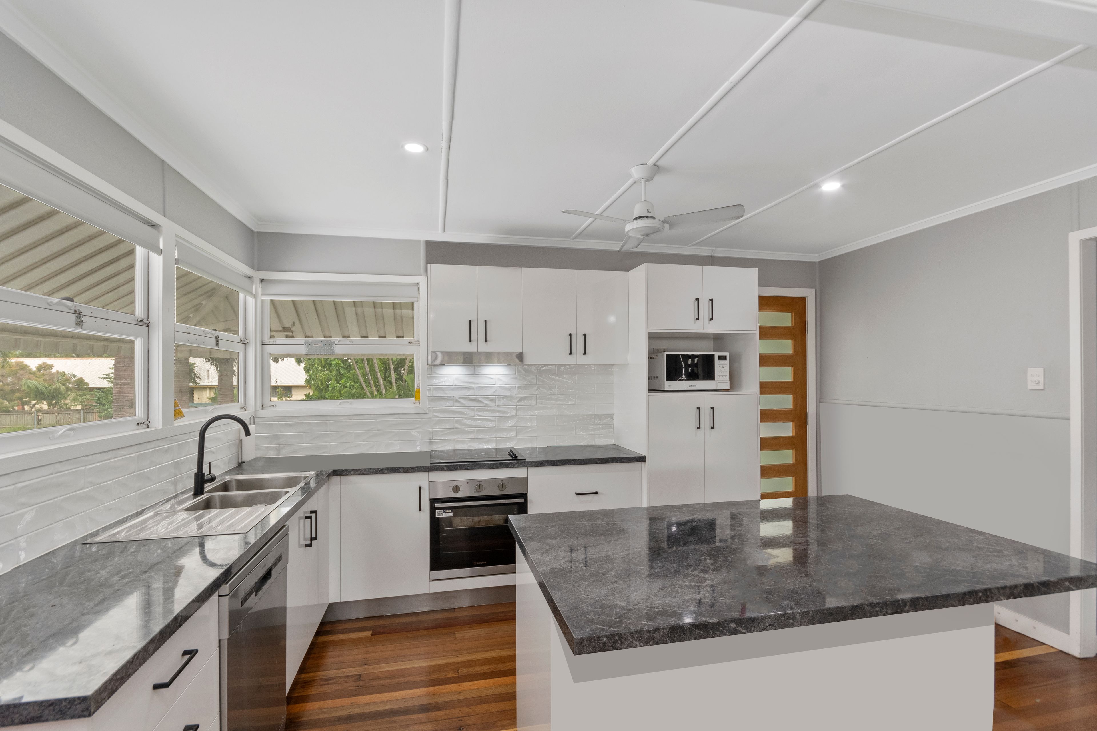 22 Lonerganne Street — photo 7 of 11
