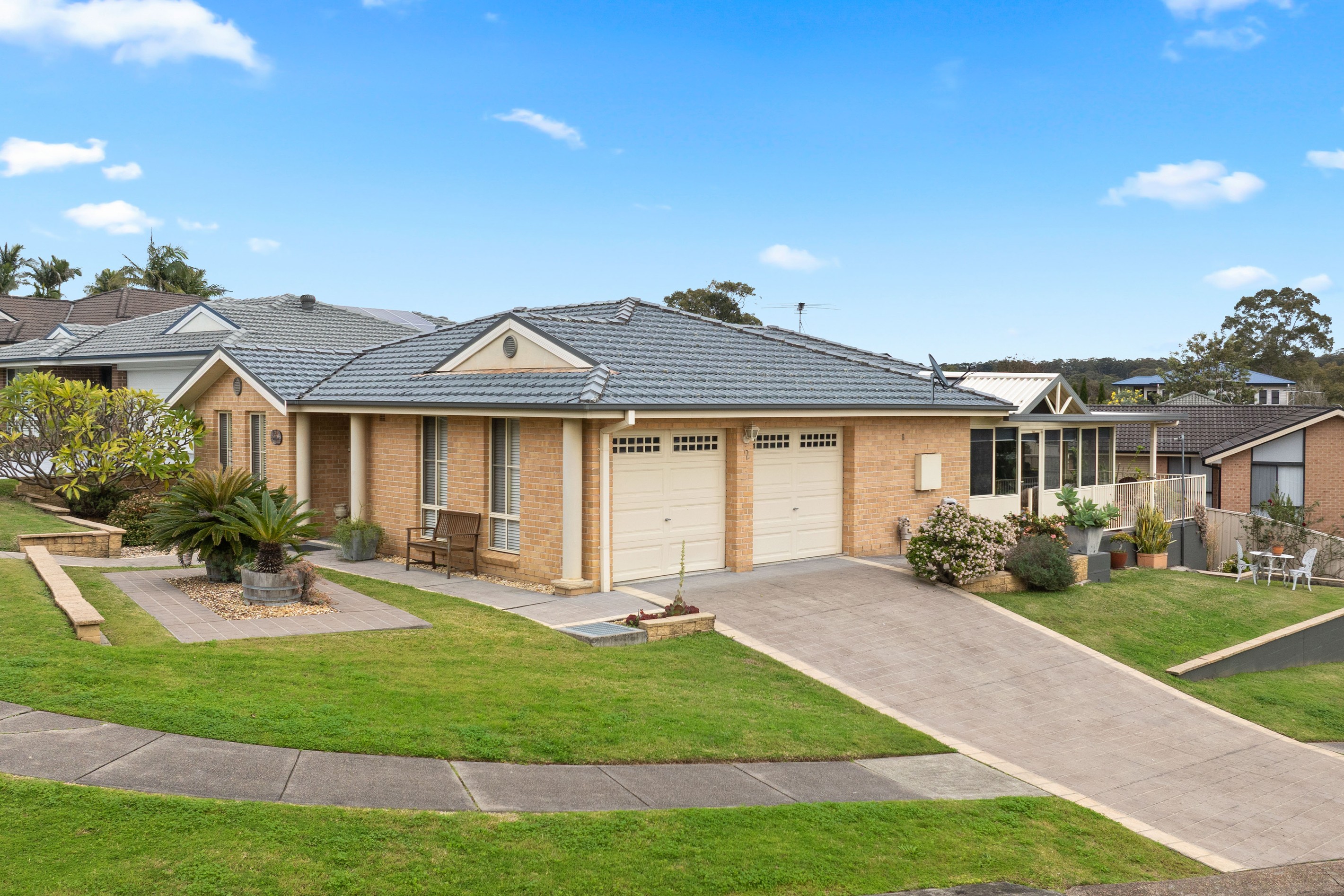 2 Hampton Way, Maryland, NSW 2287
