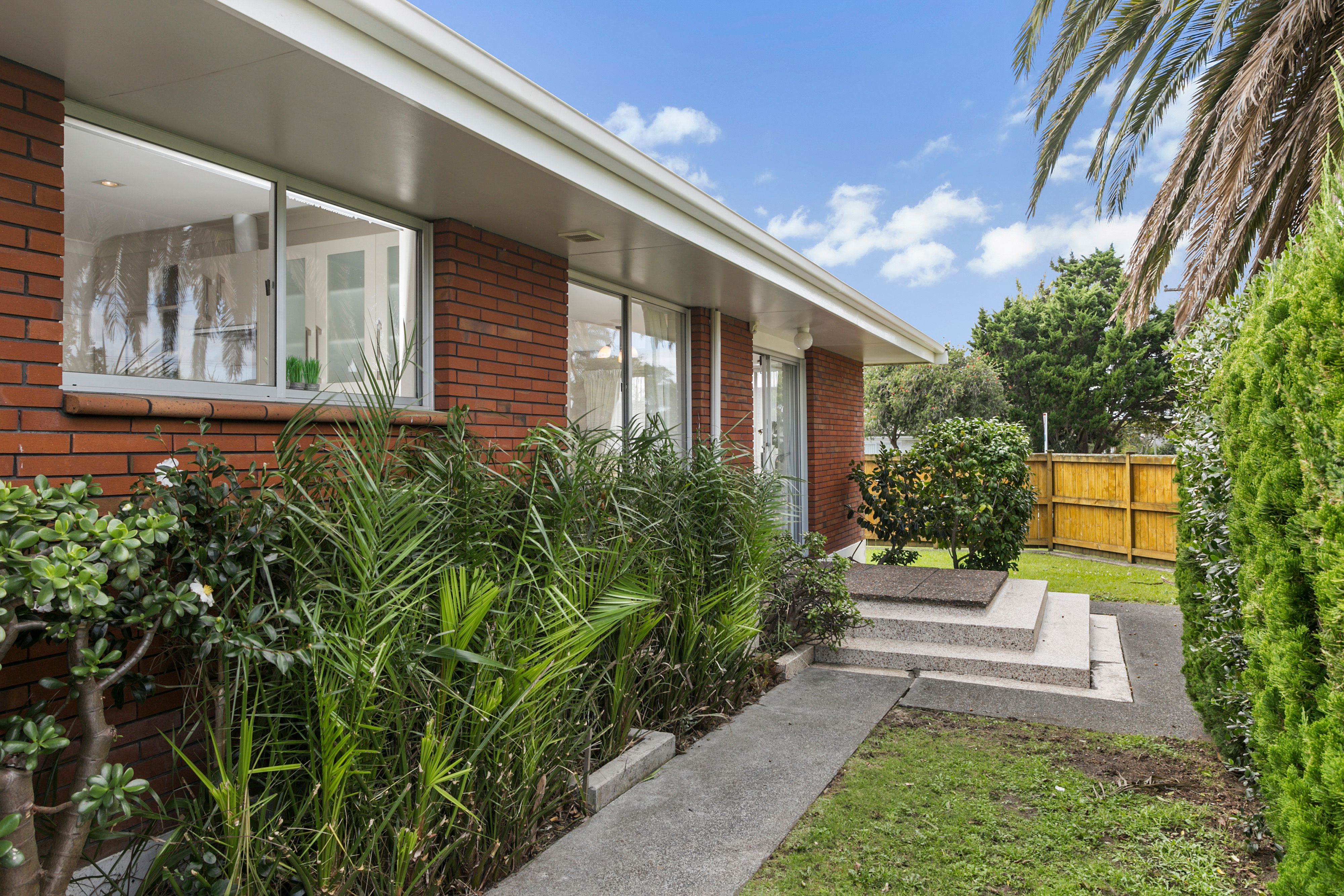 1/27 Eastern Beach Road, Bucklands Beach, Manukau City