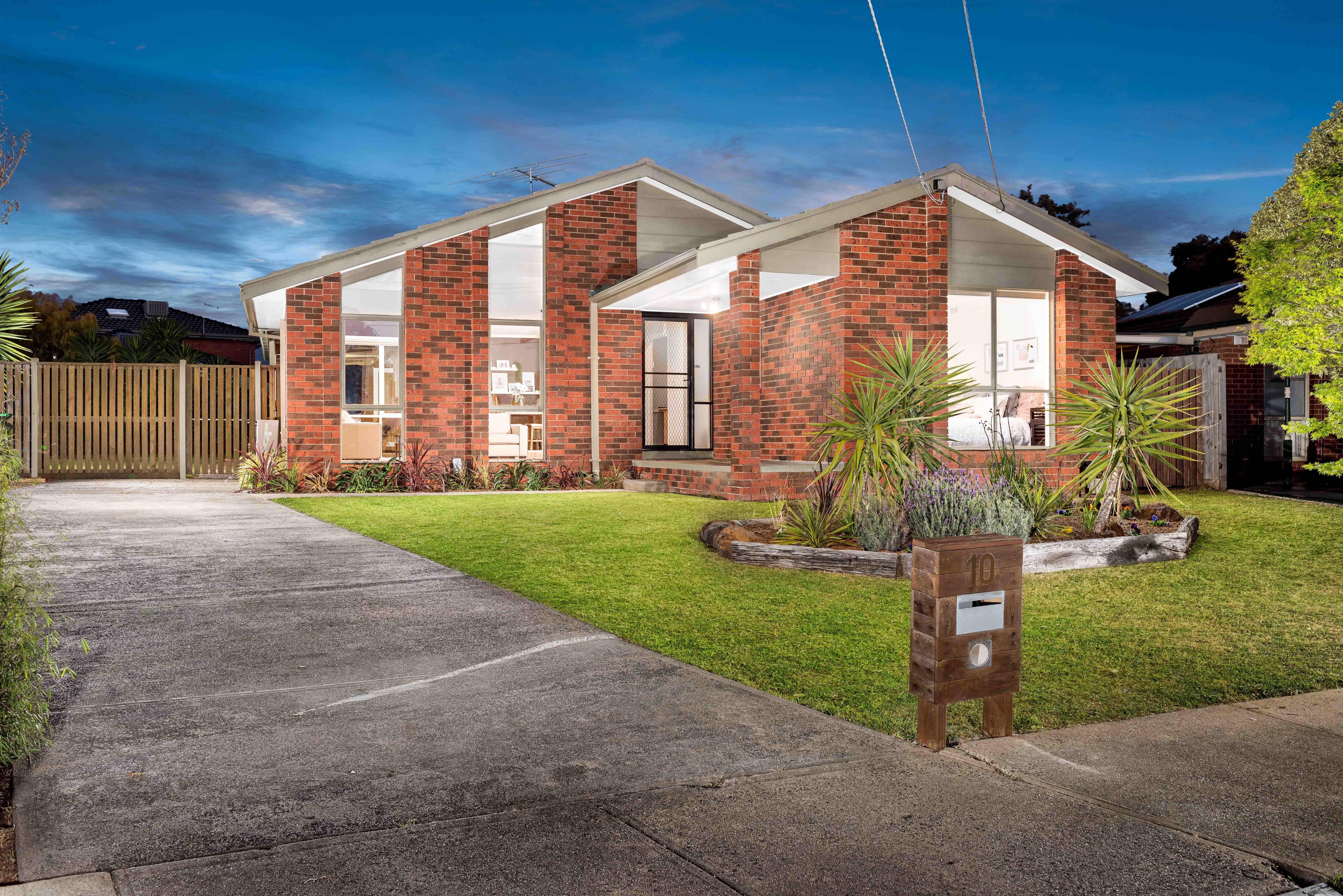 10 Penrith Crescent, Bundoora VIC 3083