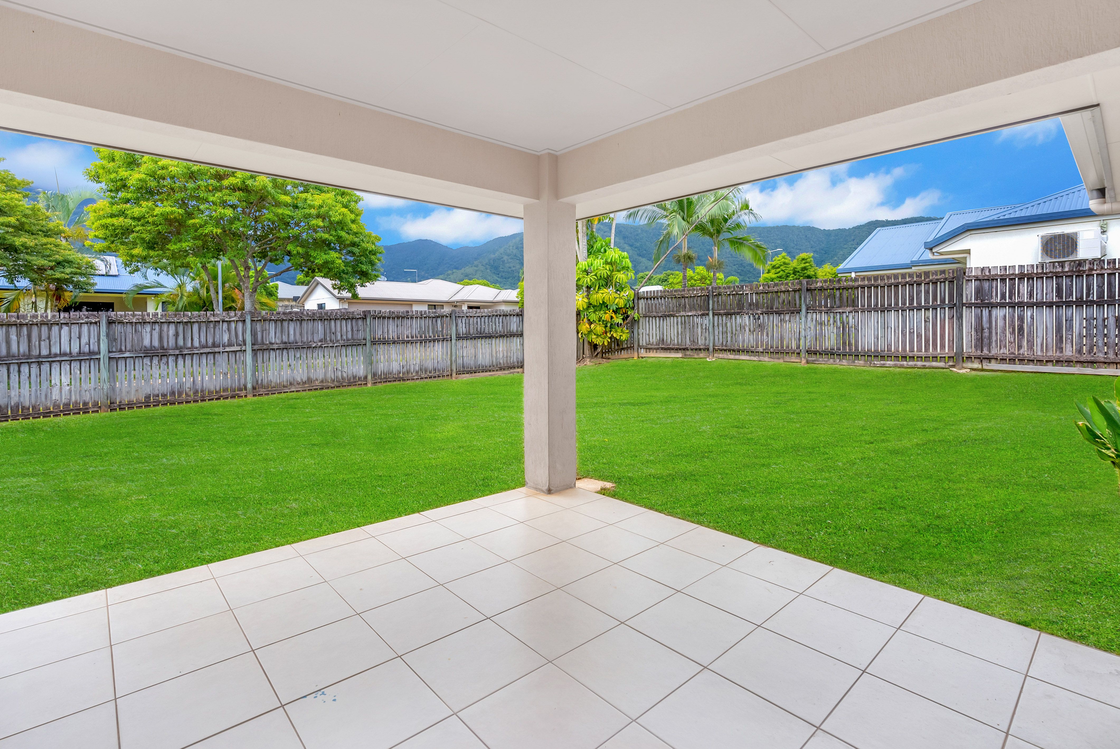 7 Cliffdale Street, Bentley Park, QLD 4869