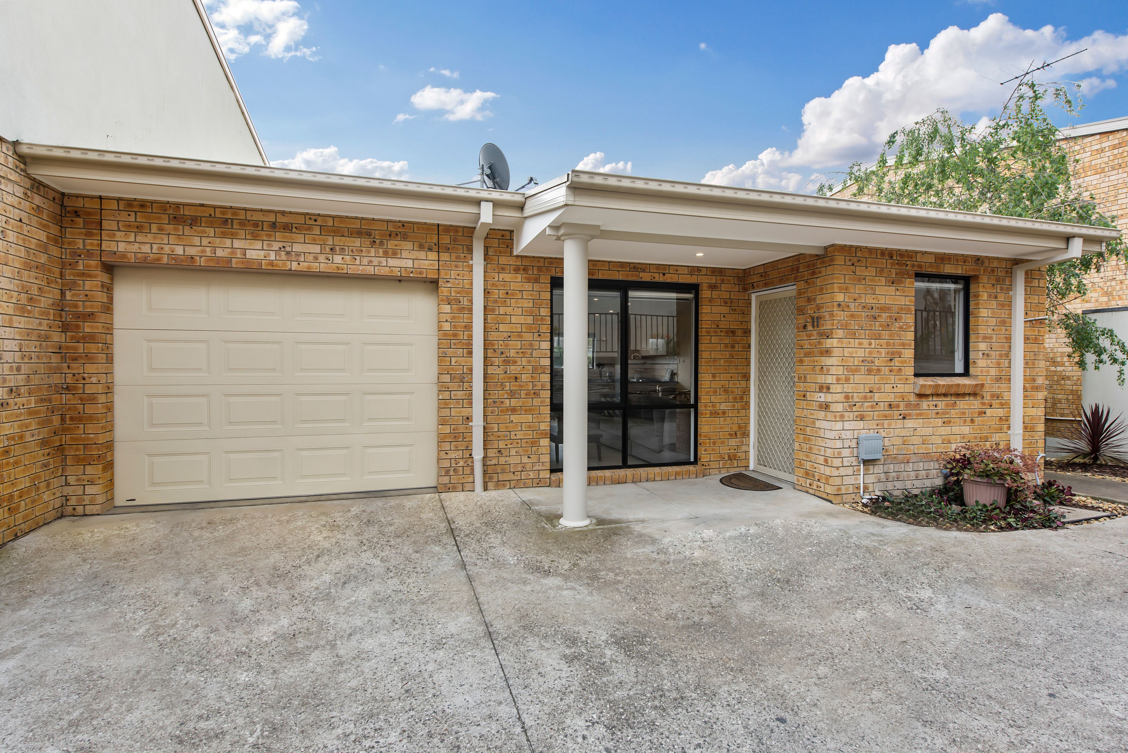 70-72 Coghlan Street, Niddrie VIC 3042