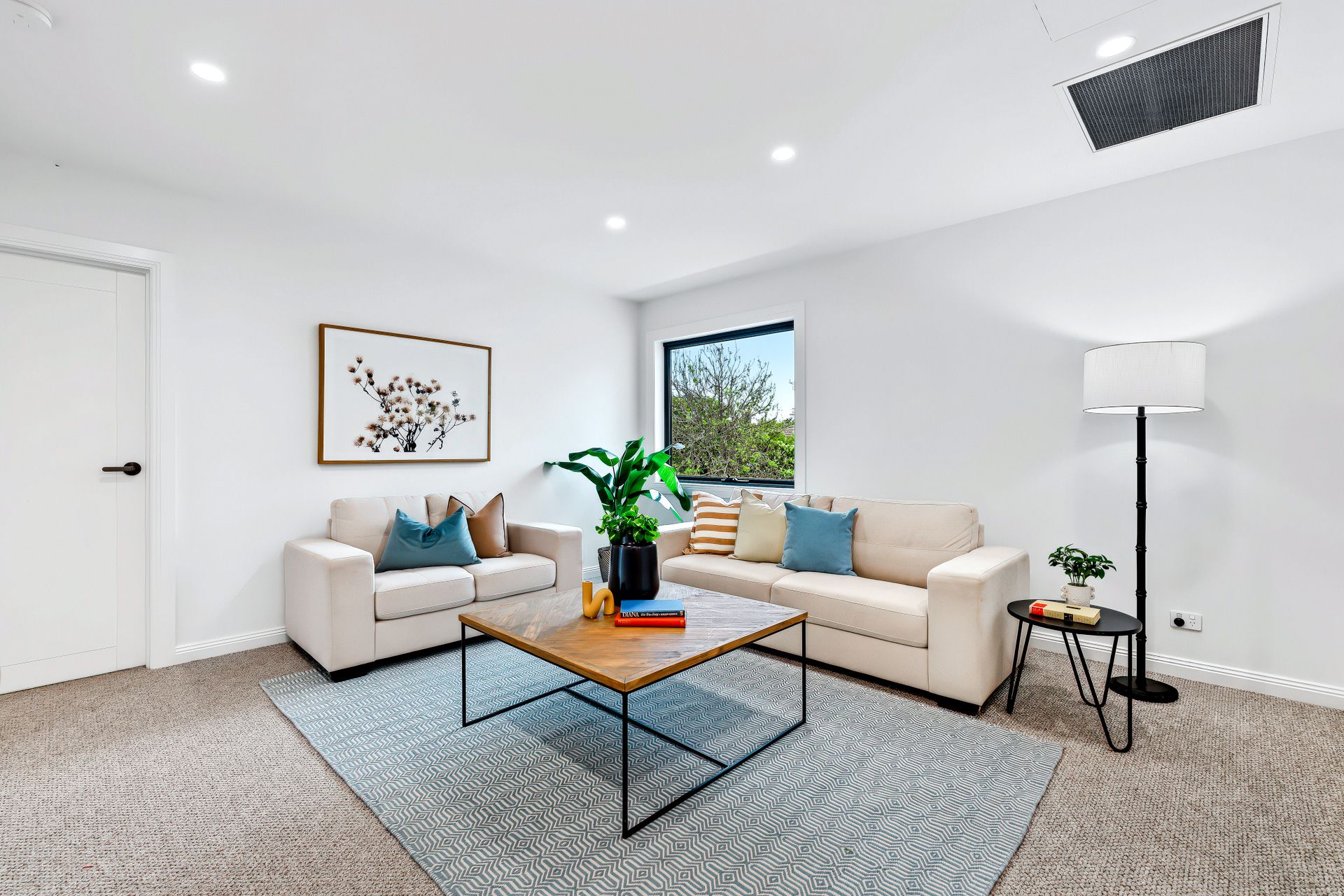 1&2/9 Mountain Crescent — photo 16 of 18
