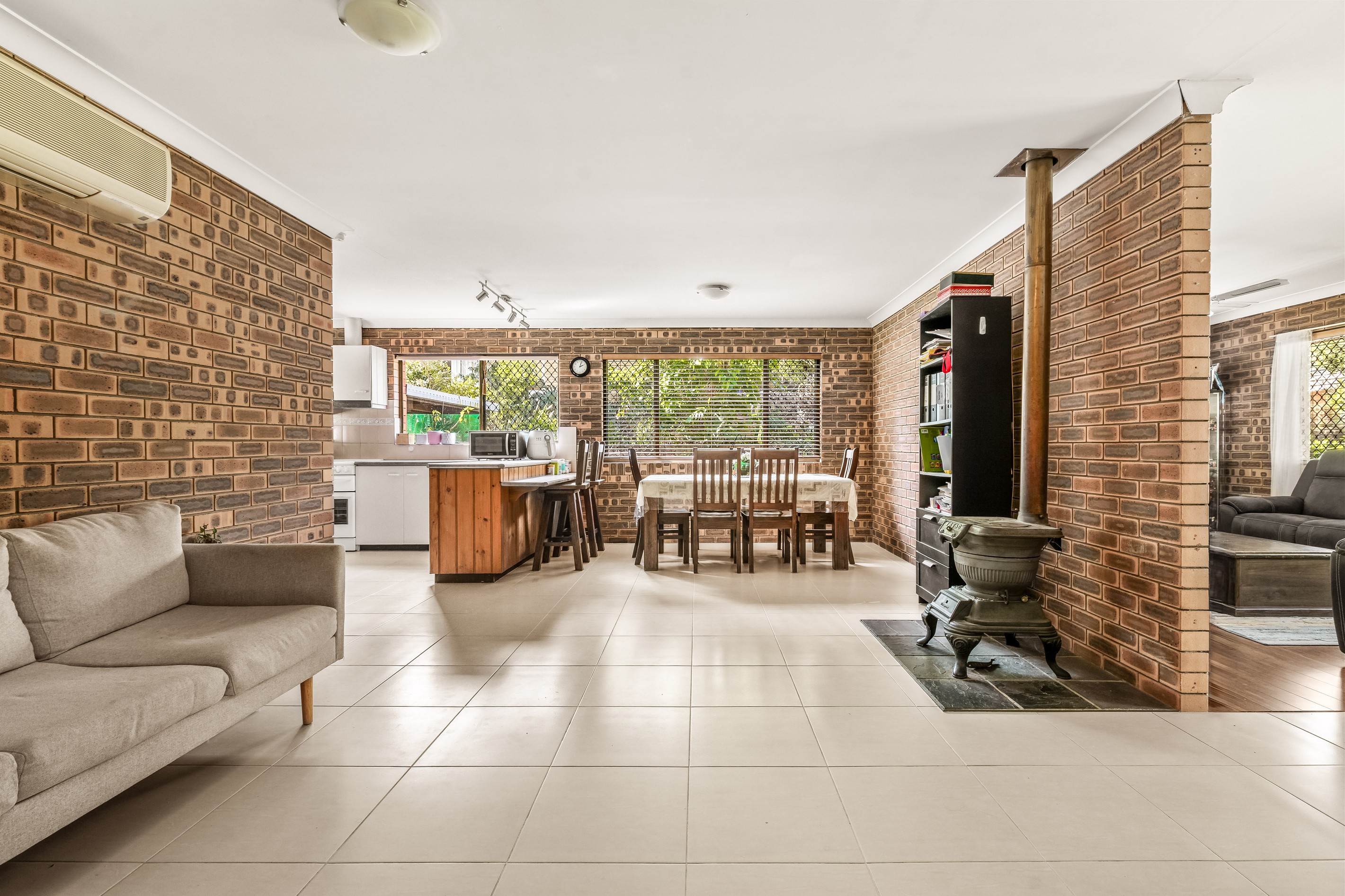 8 Kimba Street, Chapel Hill, QLD 4069