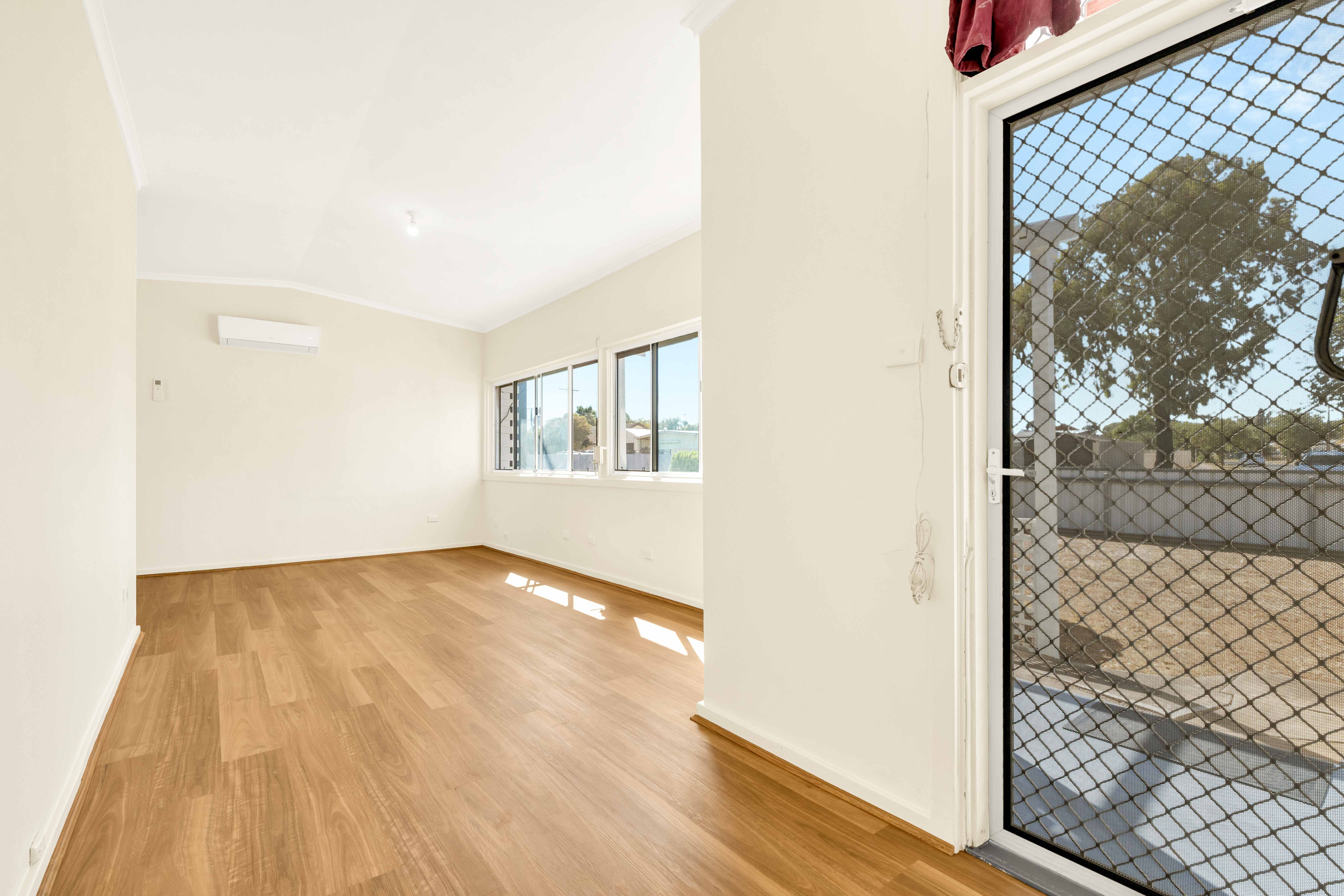 9 Stapleton Street — photo 4 of 19