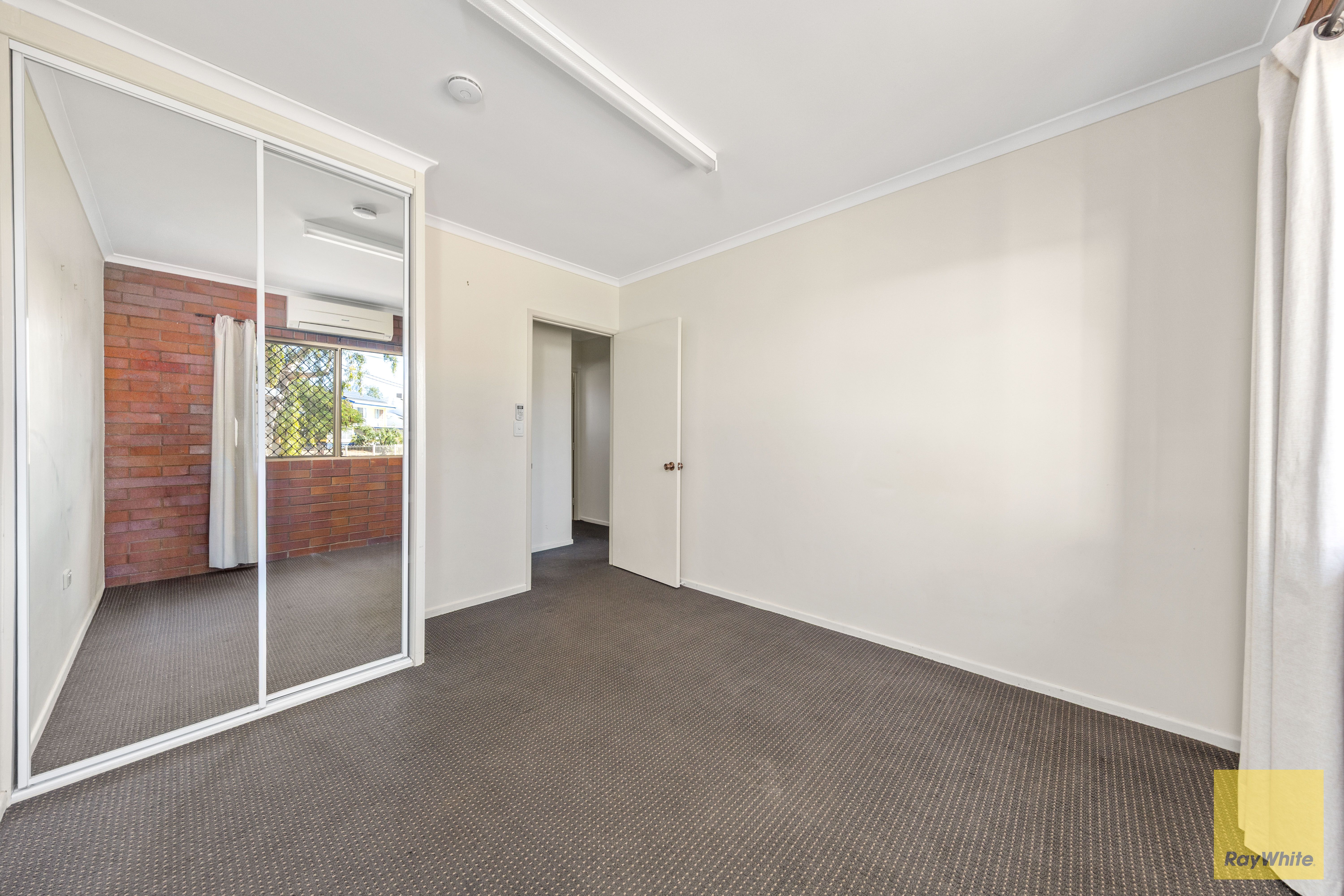 34 Dawn Crescent — photo 9 of 19