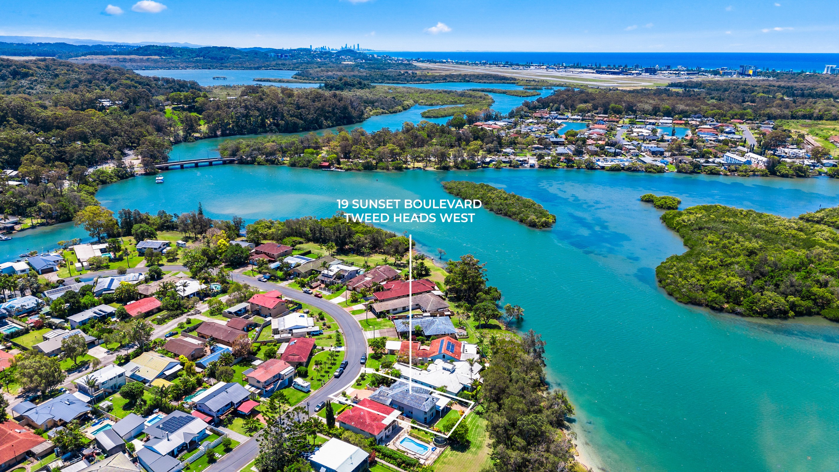 19 Sunset Boulevard, Tweed Heads West, NSW 2485