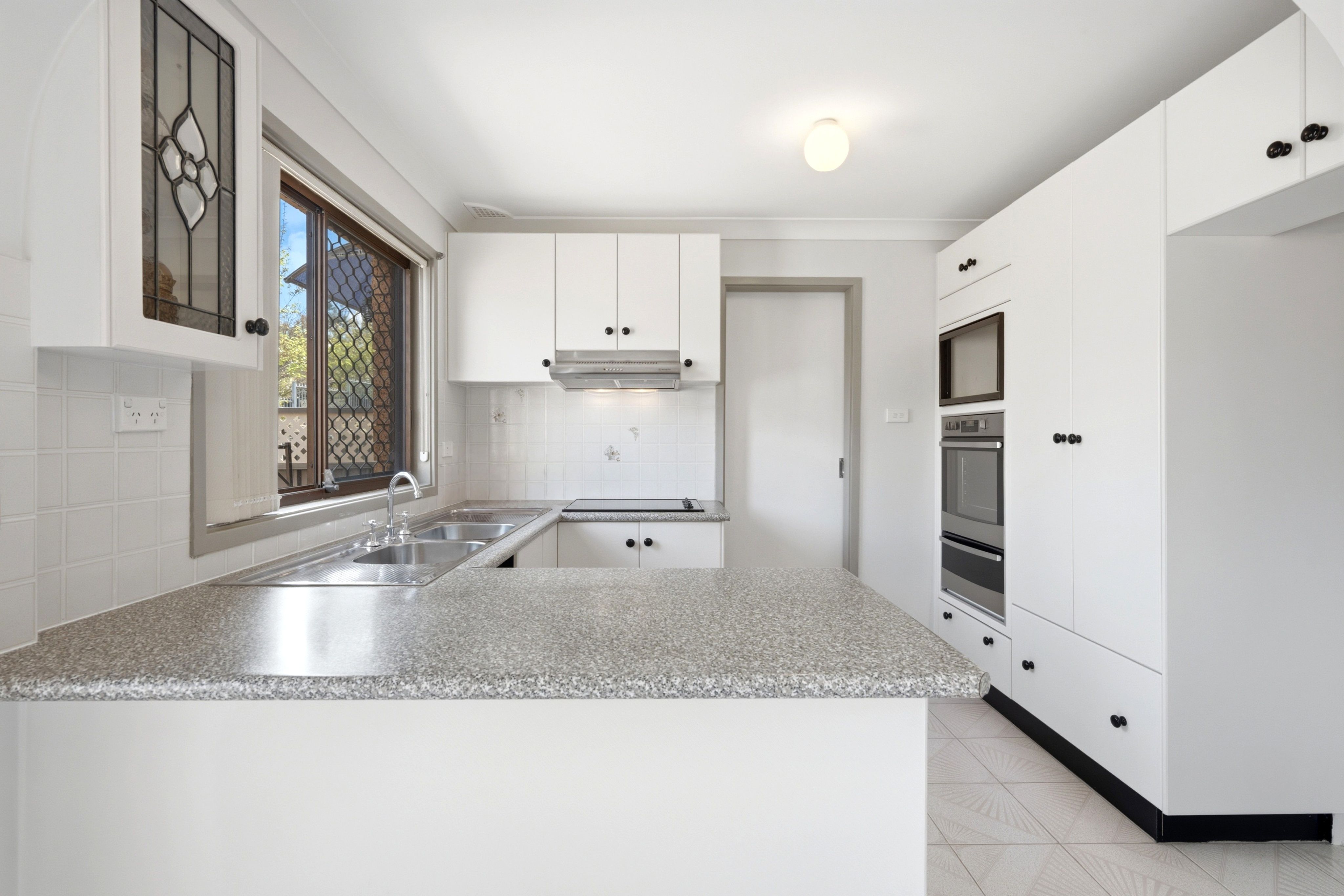 52/34-36 Ainsworth Crescent — photo 4 of 15
