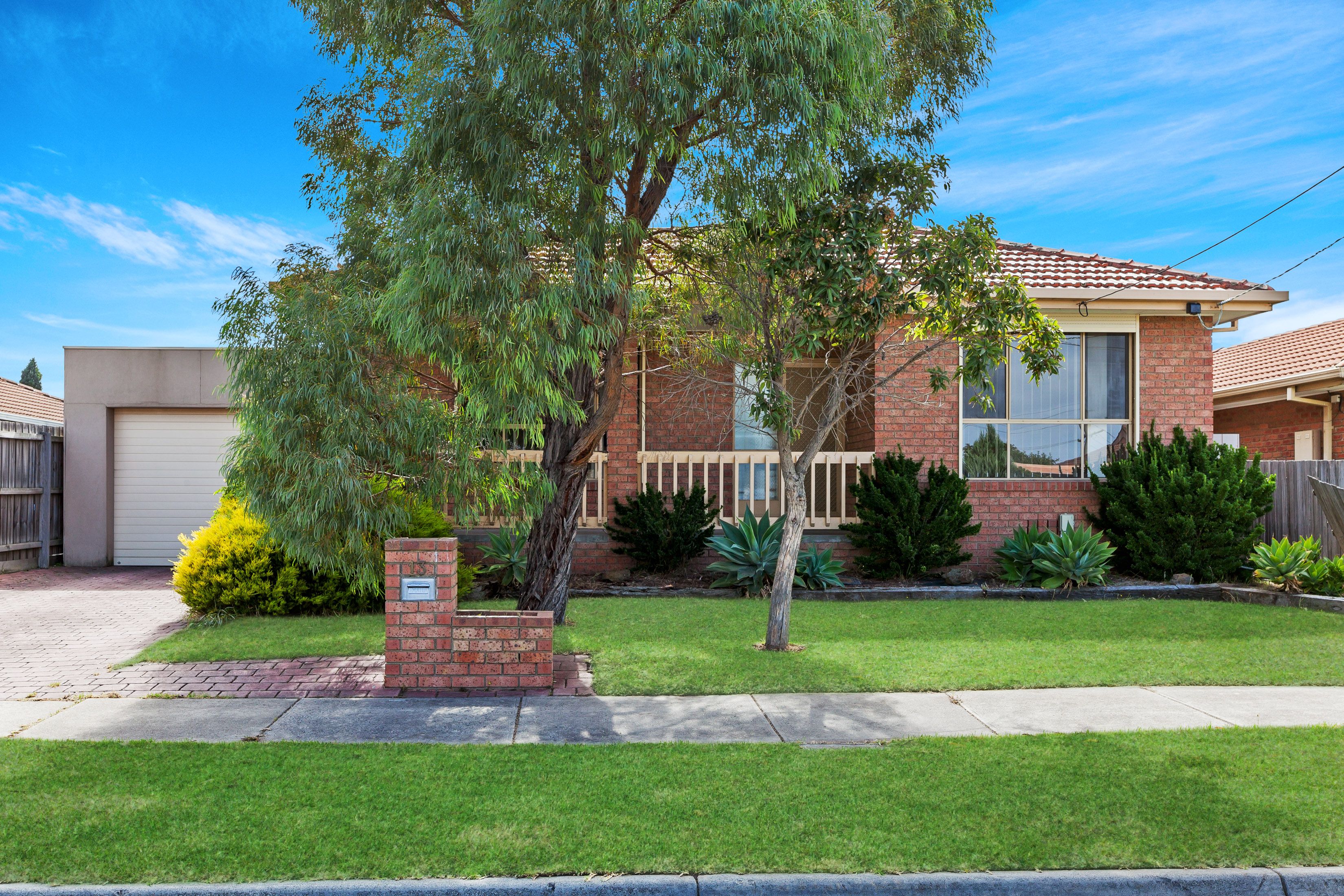 13 Bronsdon Court, Mill Park, VIC 3082