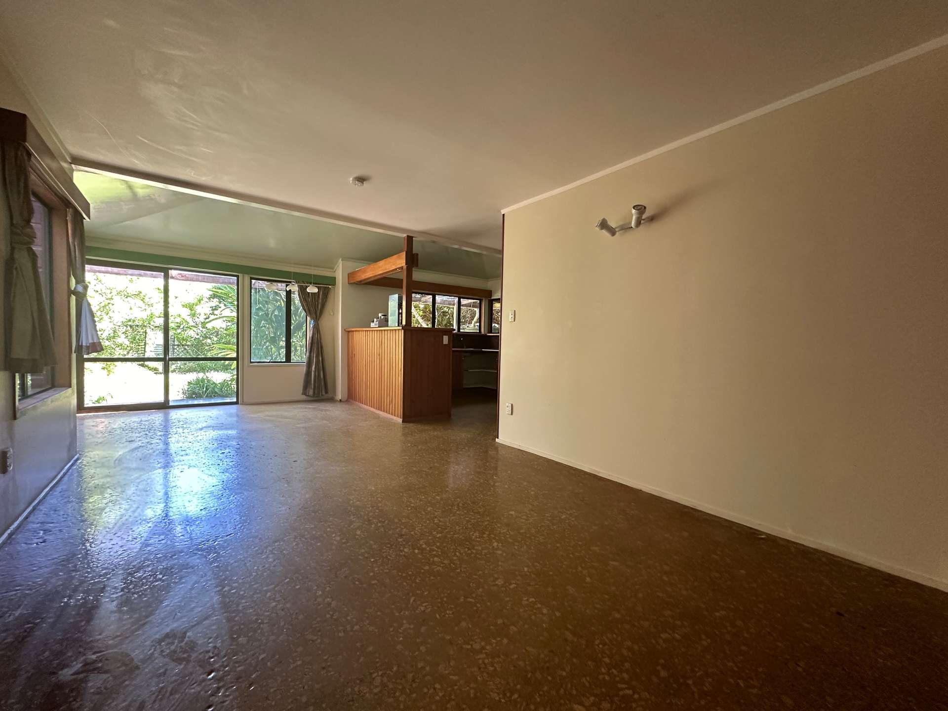 203 Manuka Road photo 9