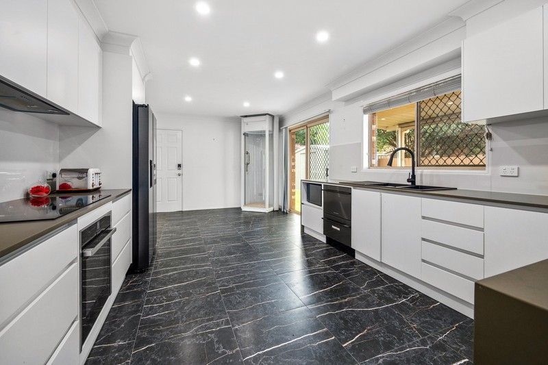 7 Lunar Place, Bridgeman Downs, QLD 4035