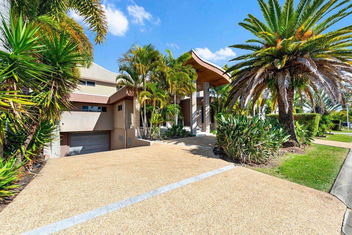 3028 The Boulevarde, Benowa, QLD 4217