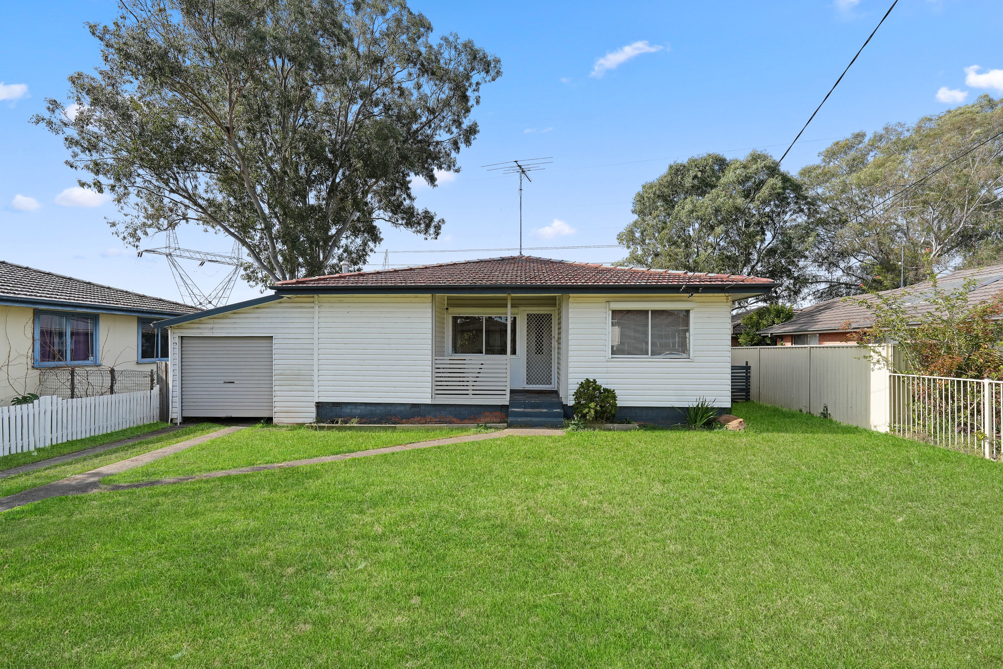 35 Manila Road, Lethbridge Park, NSW 2770