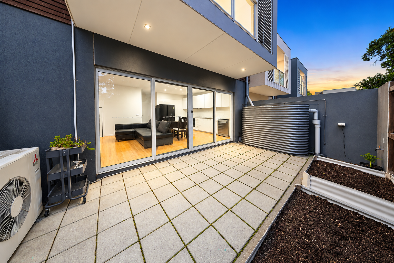 5 Grasstree Way — photo 8 of 9