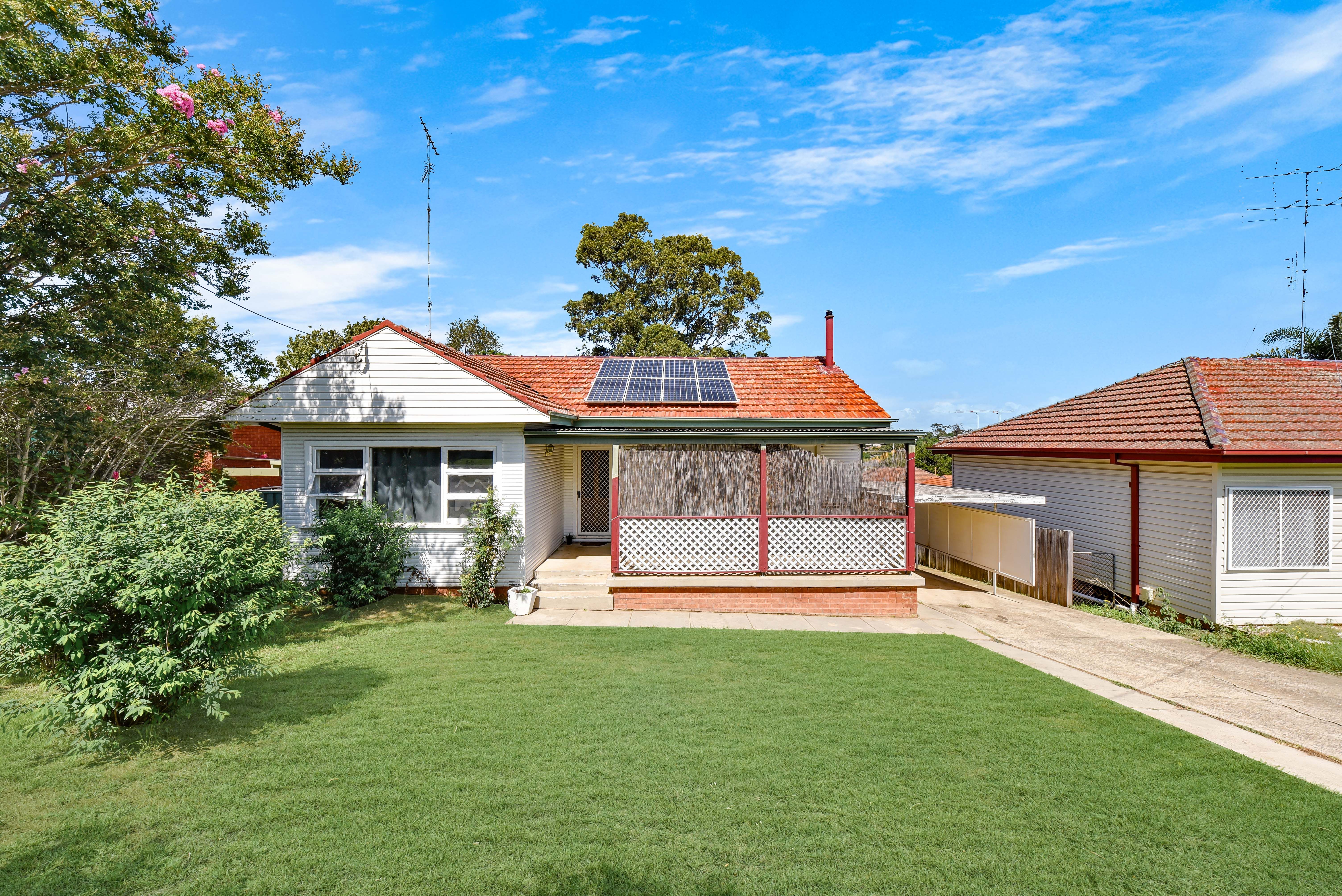 35 Grandview Drive, Campbelltown NSW 2560