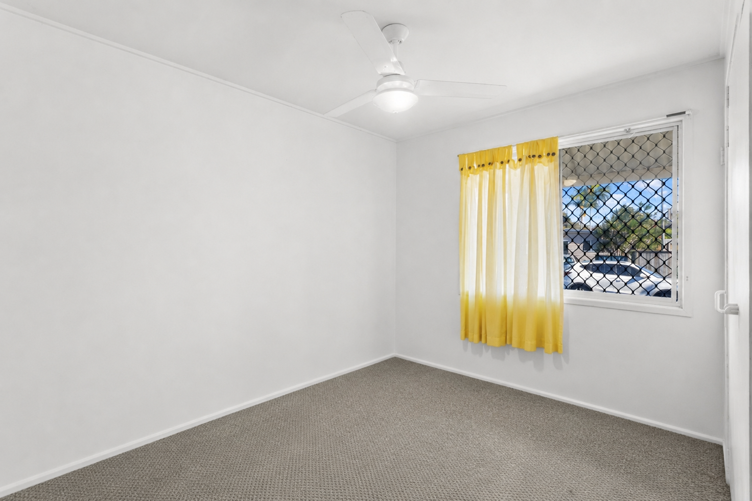 130 Beaufort Place — photo 6 of 15