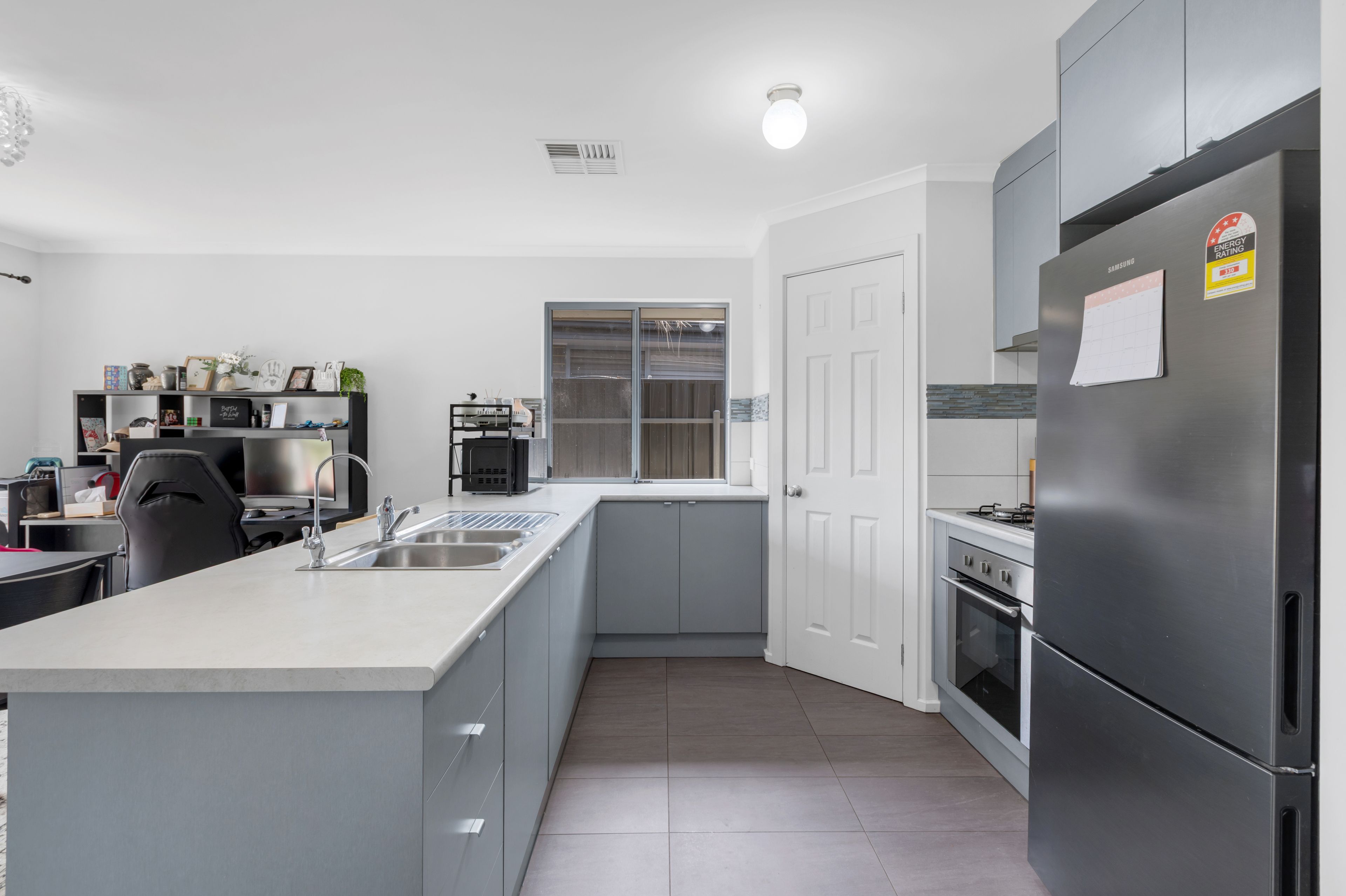 13a Southan Street — photo 3 of 26