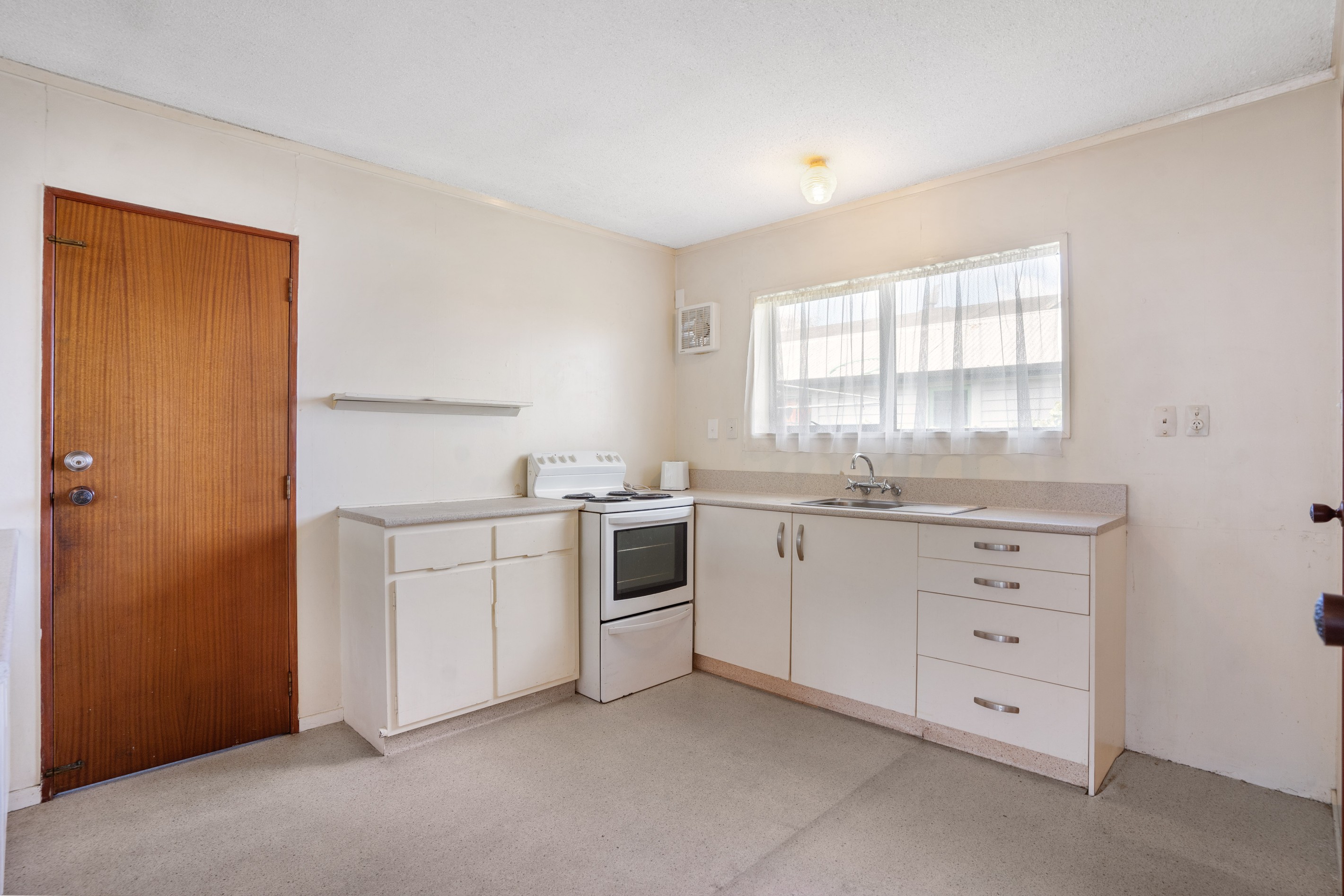 2/12 Russell Road, Manurewa, Manukau City
