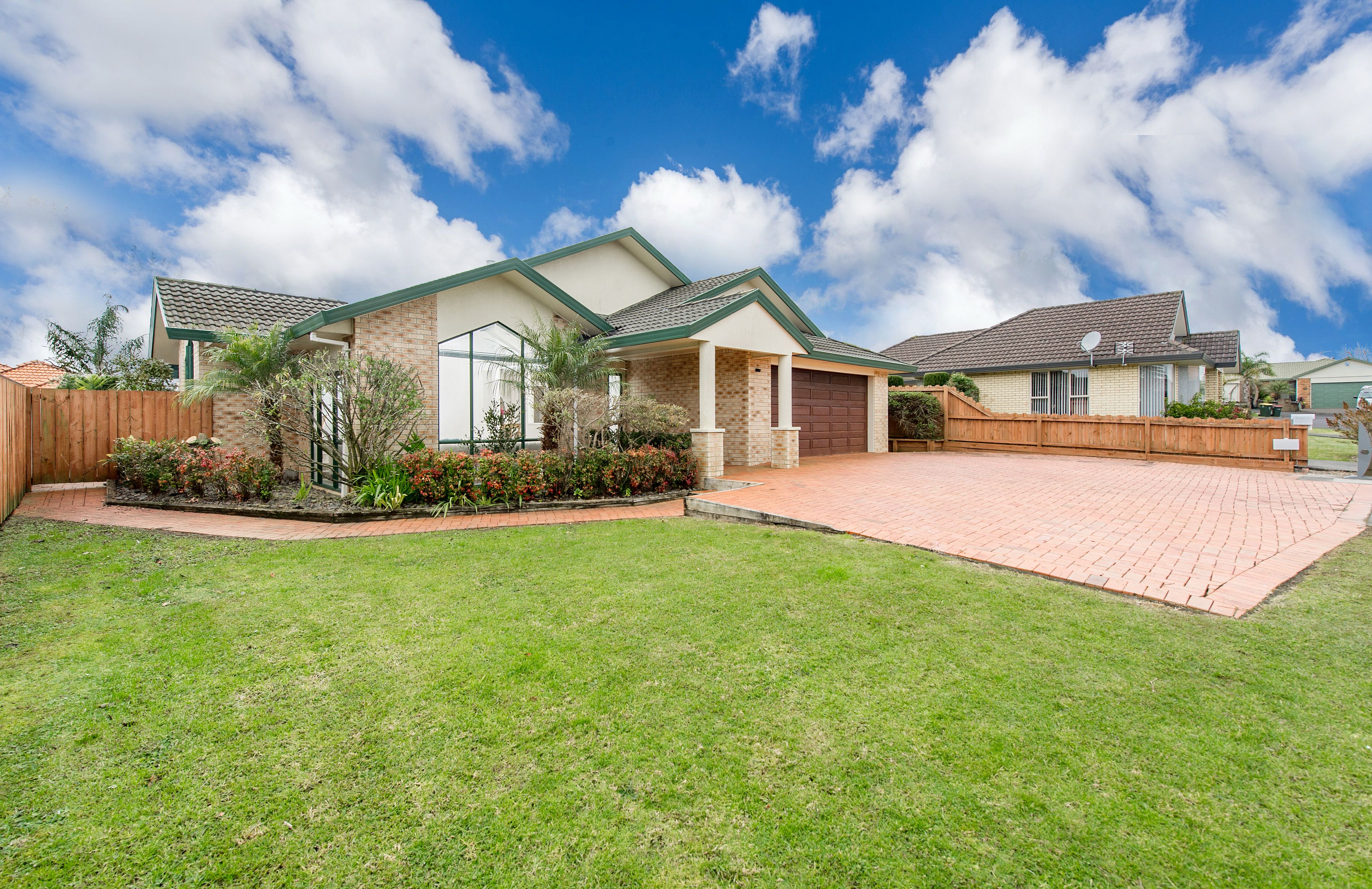 8 Caldbeck Rise, Northpark, Manukau City