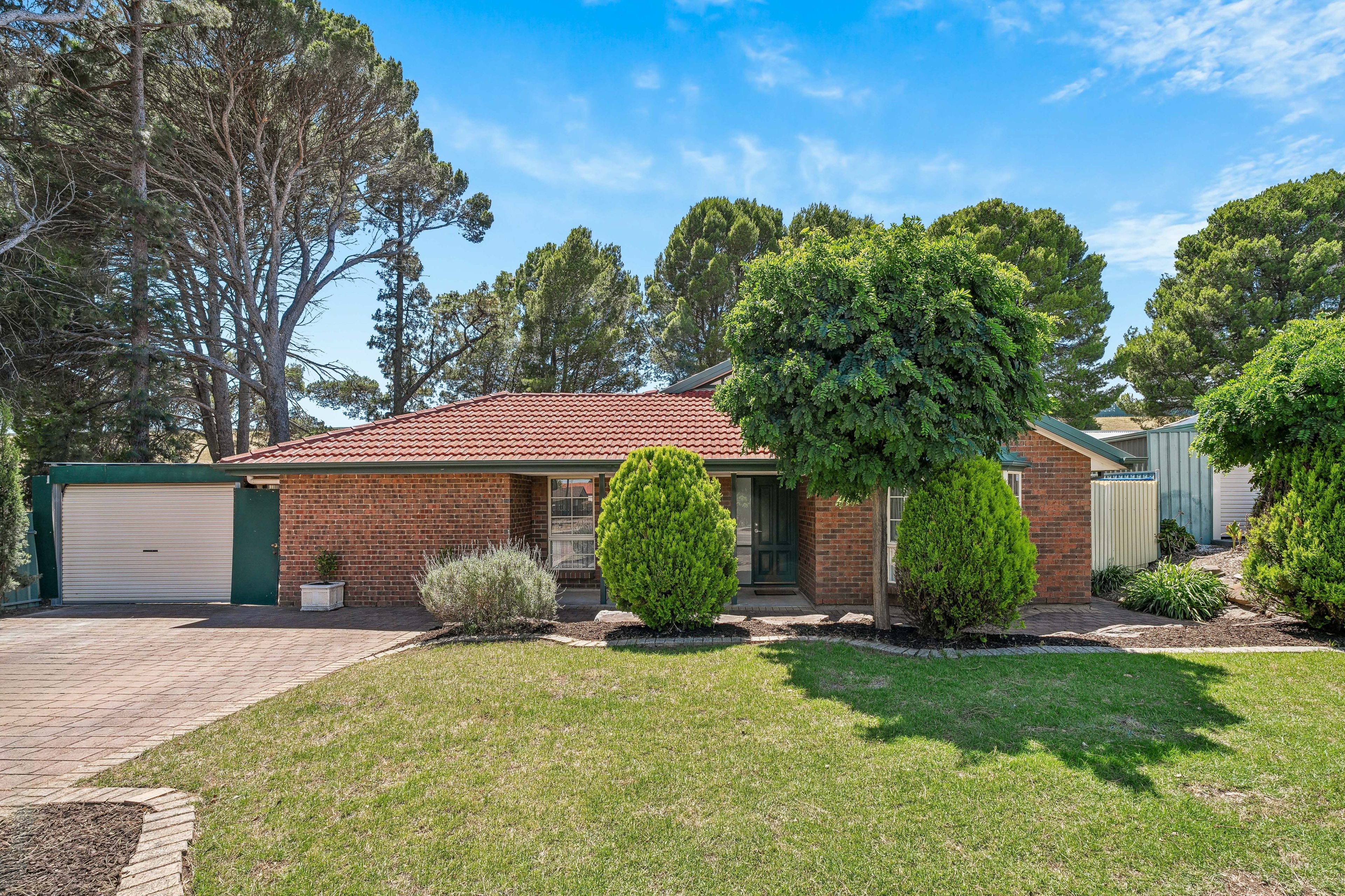 15 Oakford Crescent, Happy Valley, SA 5159
