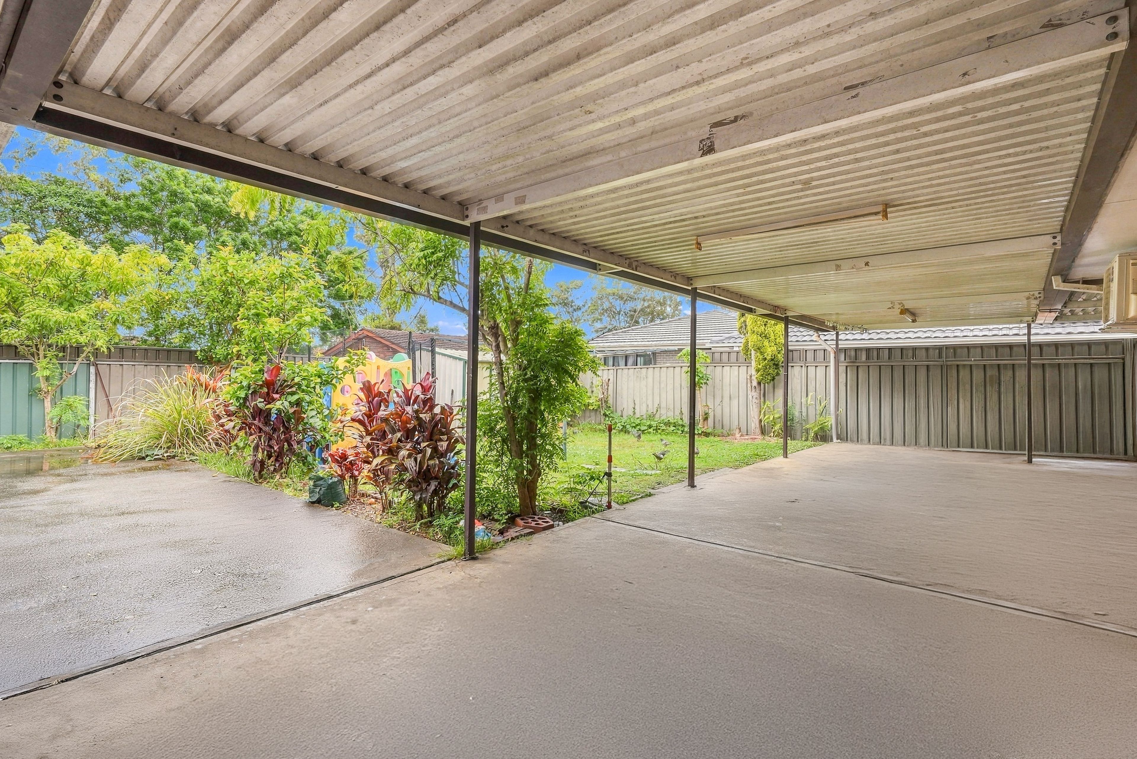 27 Odelia Crescent — photo 3 of 27