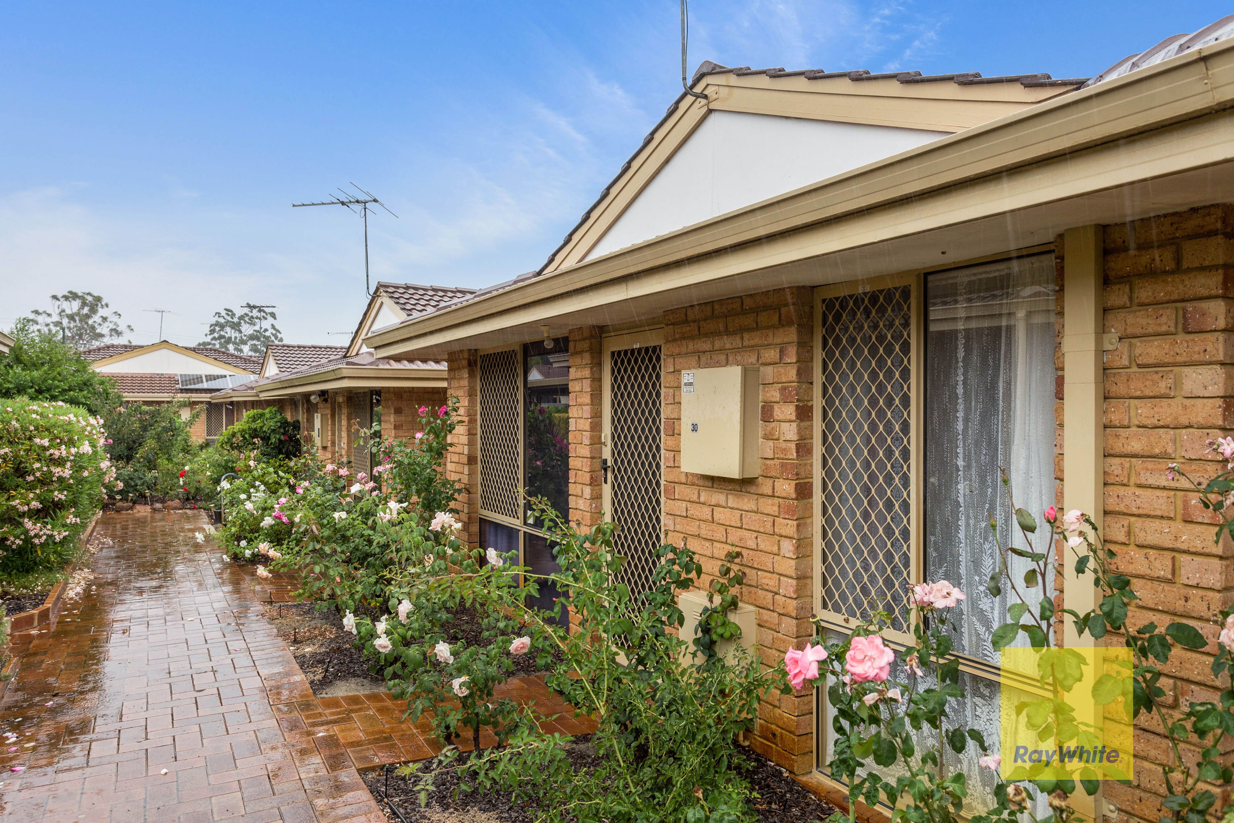 30/15 Mereworth Way, Marangaroo, WA 6064
