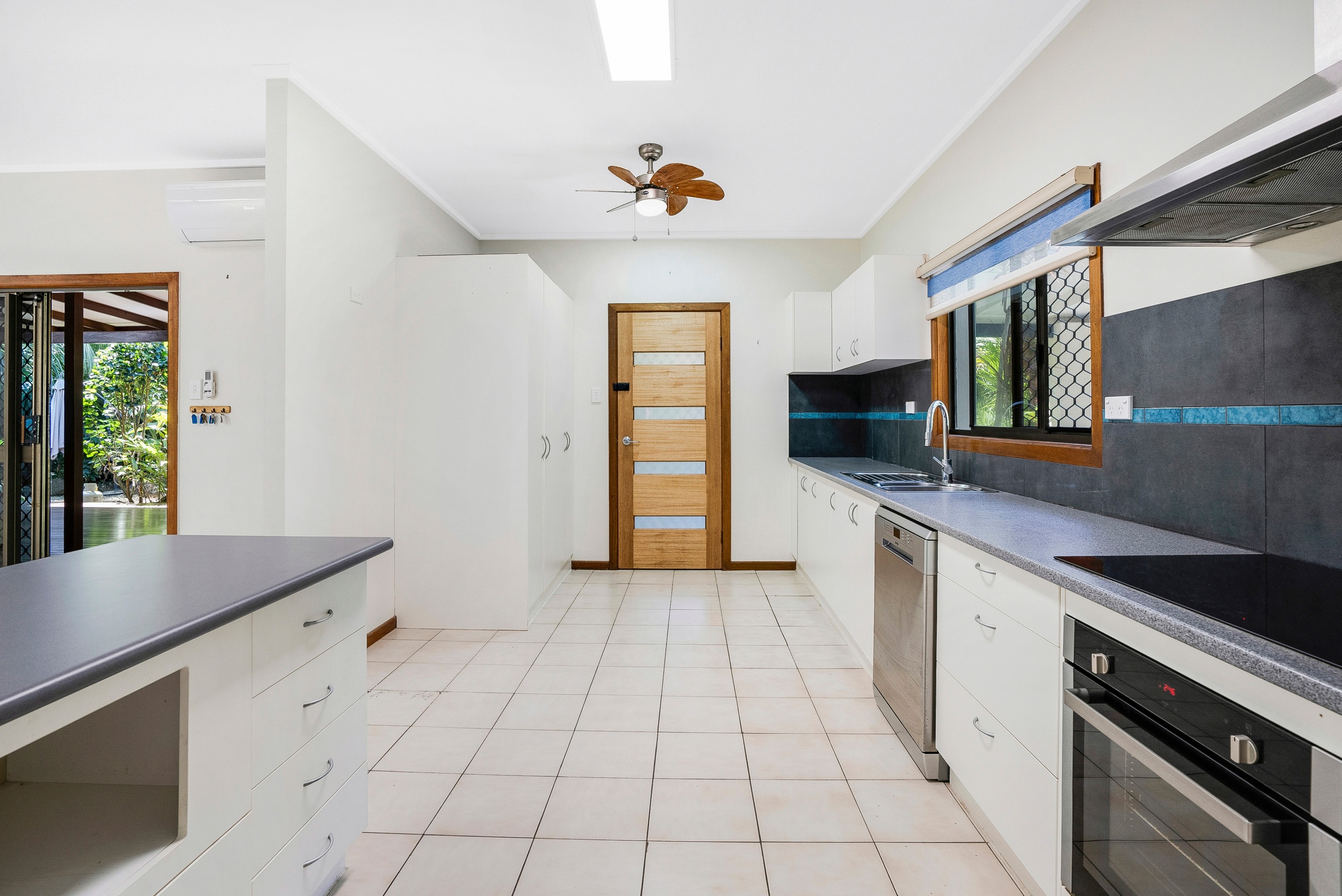25 Beaver Street, Clifton Beach, QLD 4879