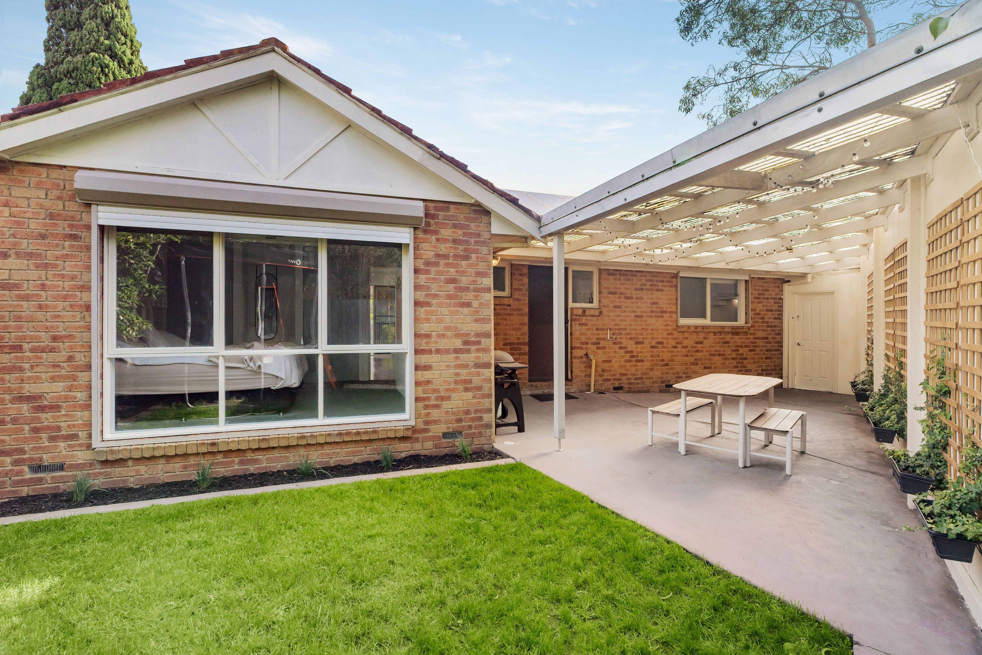 2/1 Rayhur Street — photo 10 of 10