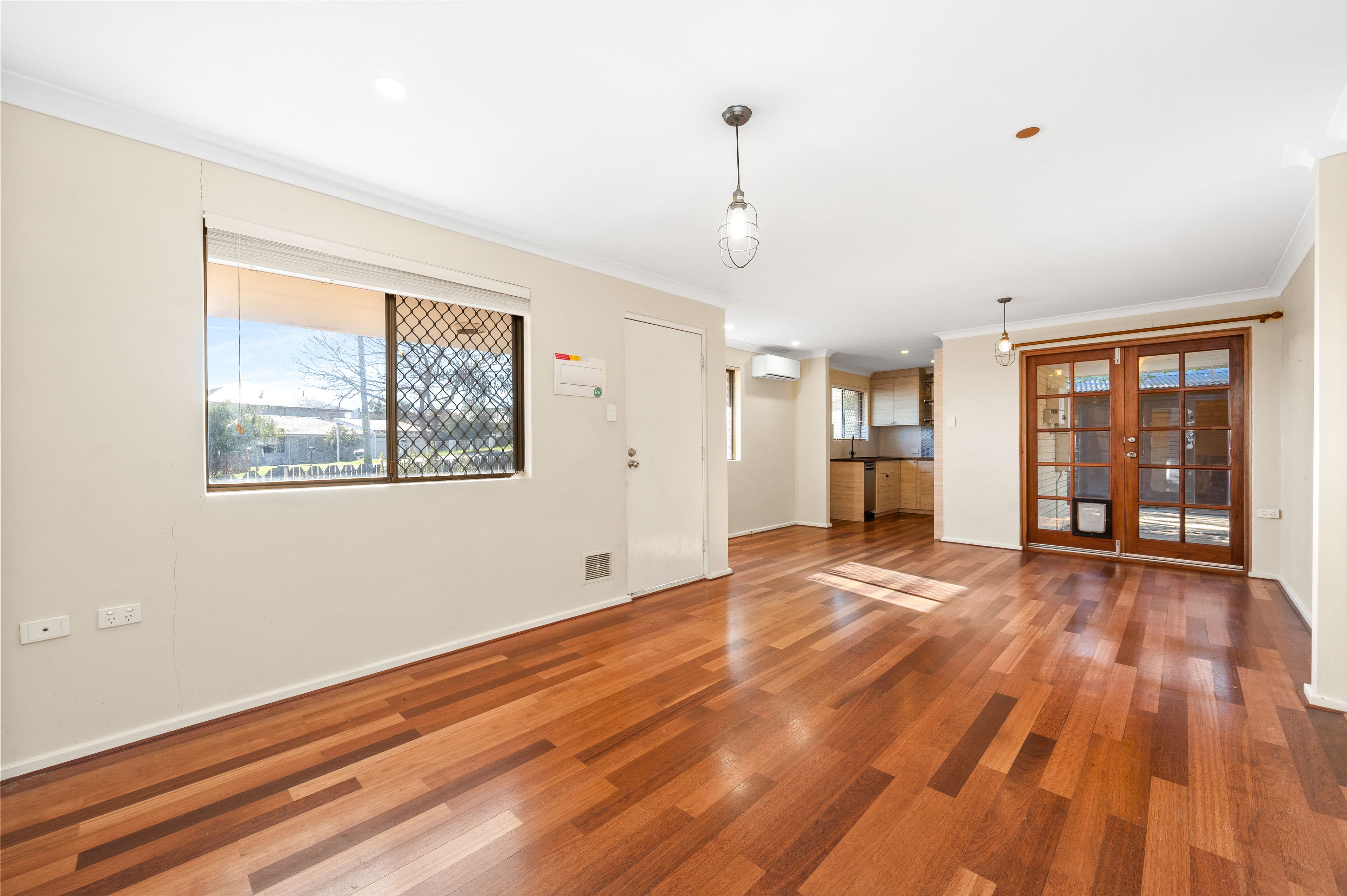 13 Erpingham Road — photo 4 of 25