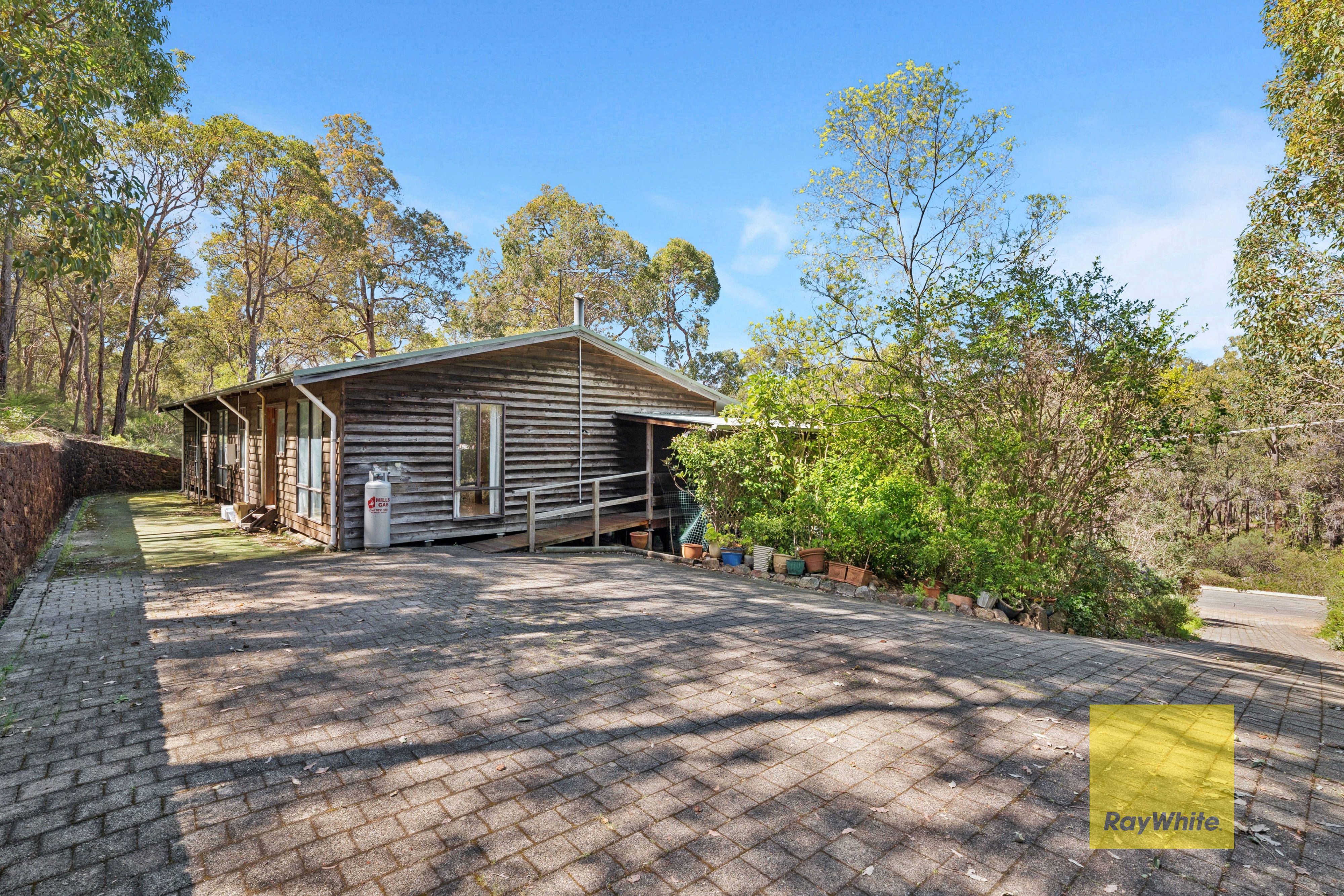 99 Spring Road, Kalamunda, WA 6076