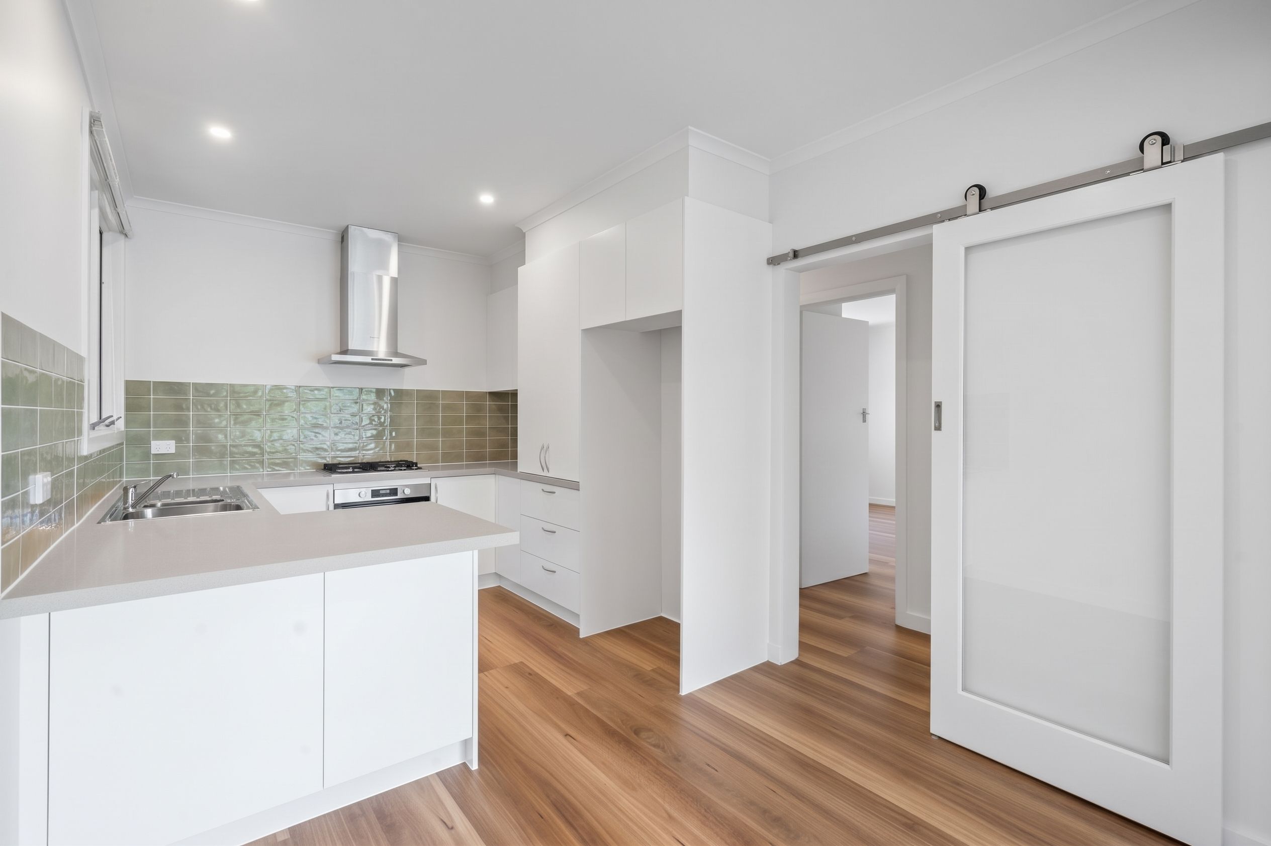 2/12 Gillman Street — photo 3 of 10