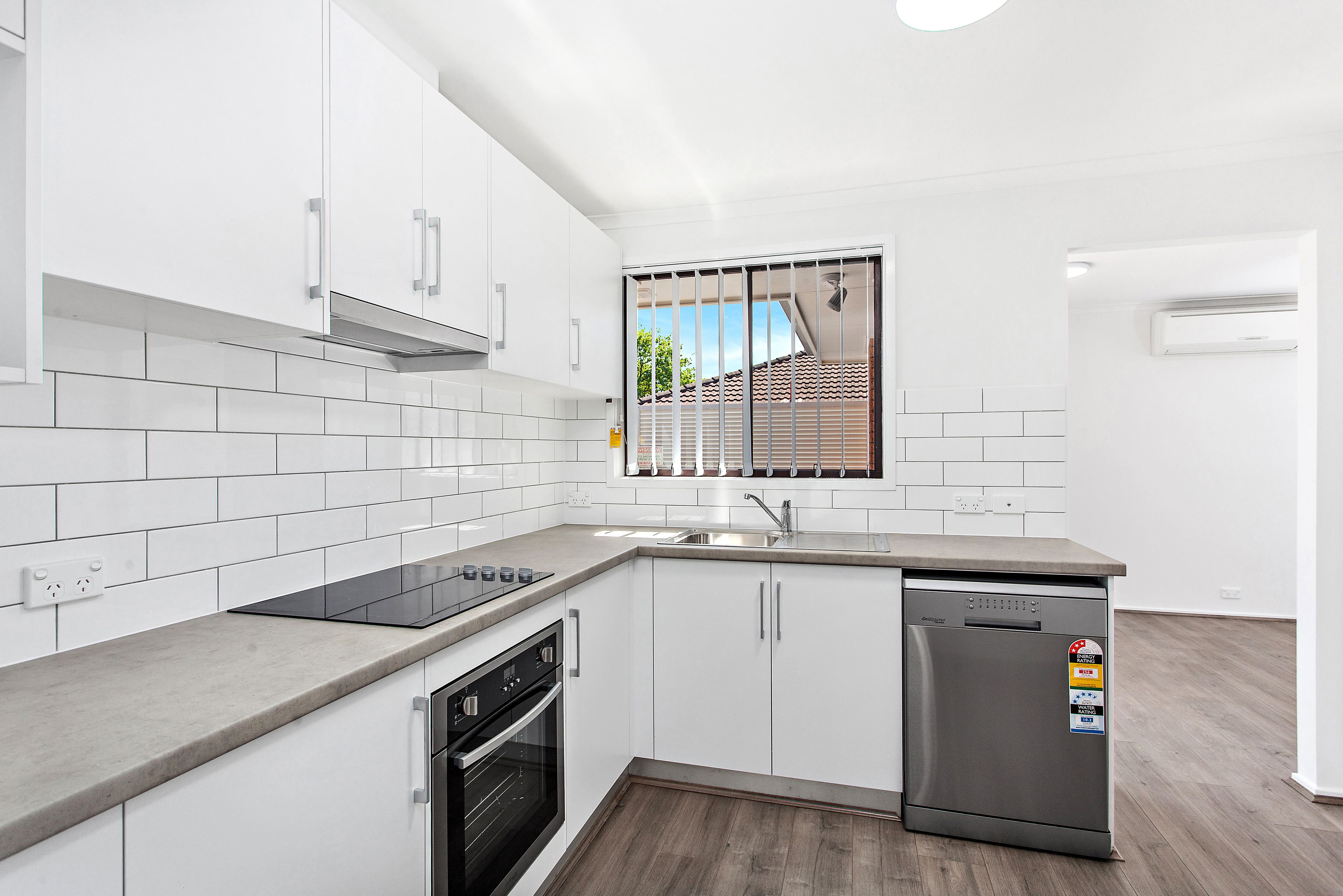 1/12 White Gum Avenue, Albion Park Rail, NSW 2527