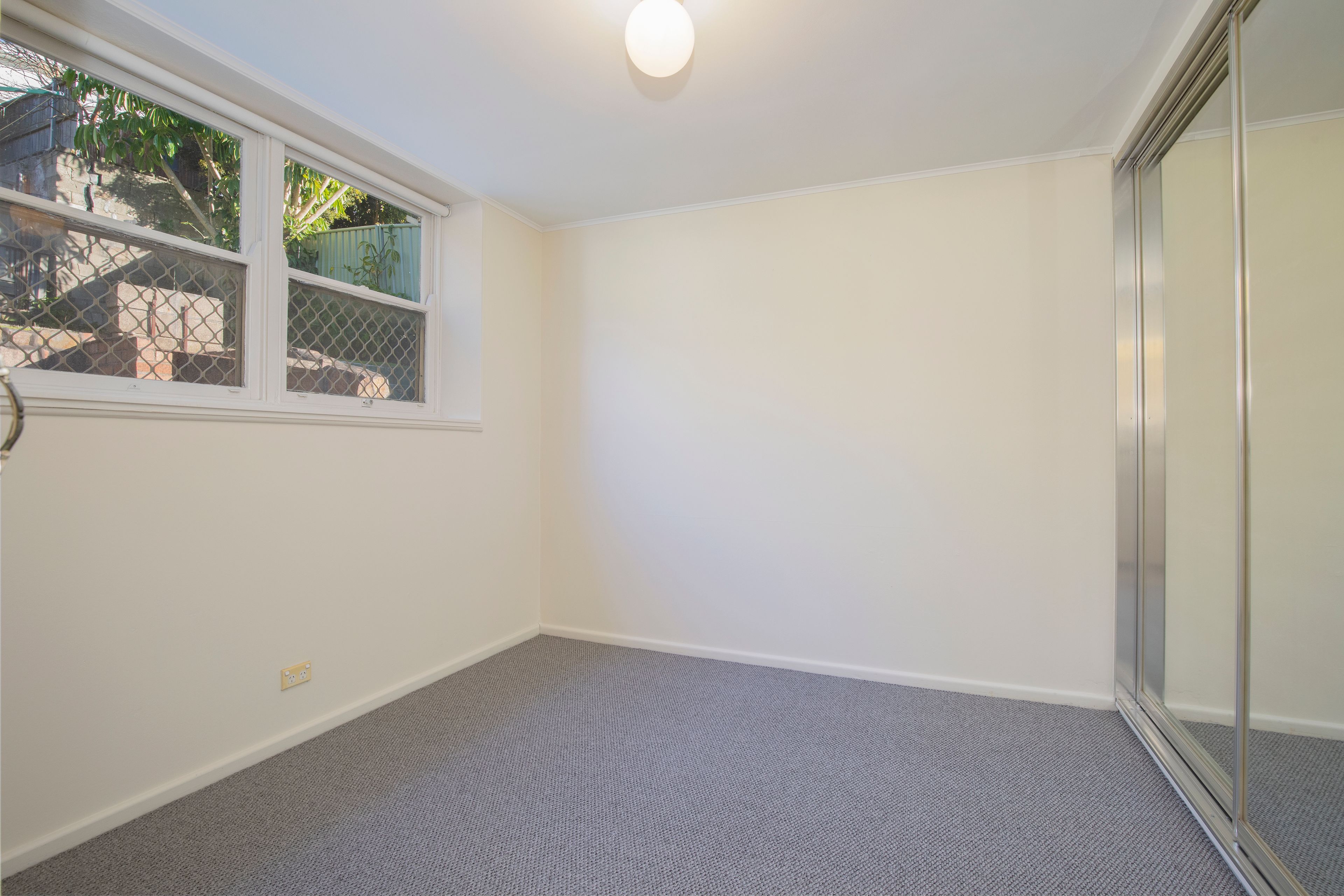 2/1 Henry Street — photo 4 of 11