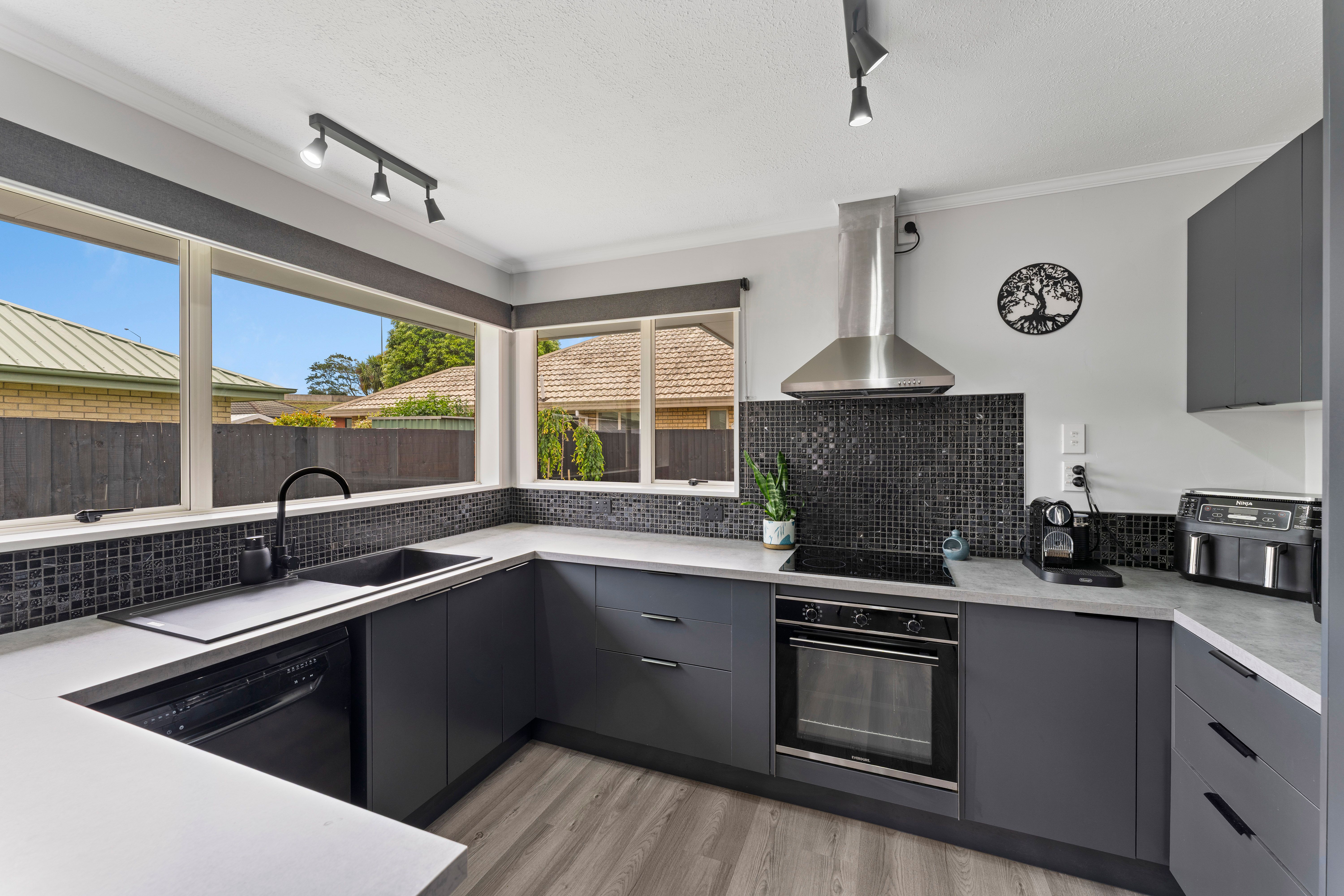 1 Cardigan Bay Place, Addington, Christchurch City