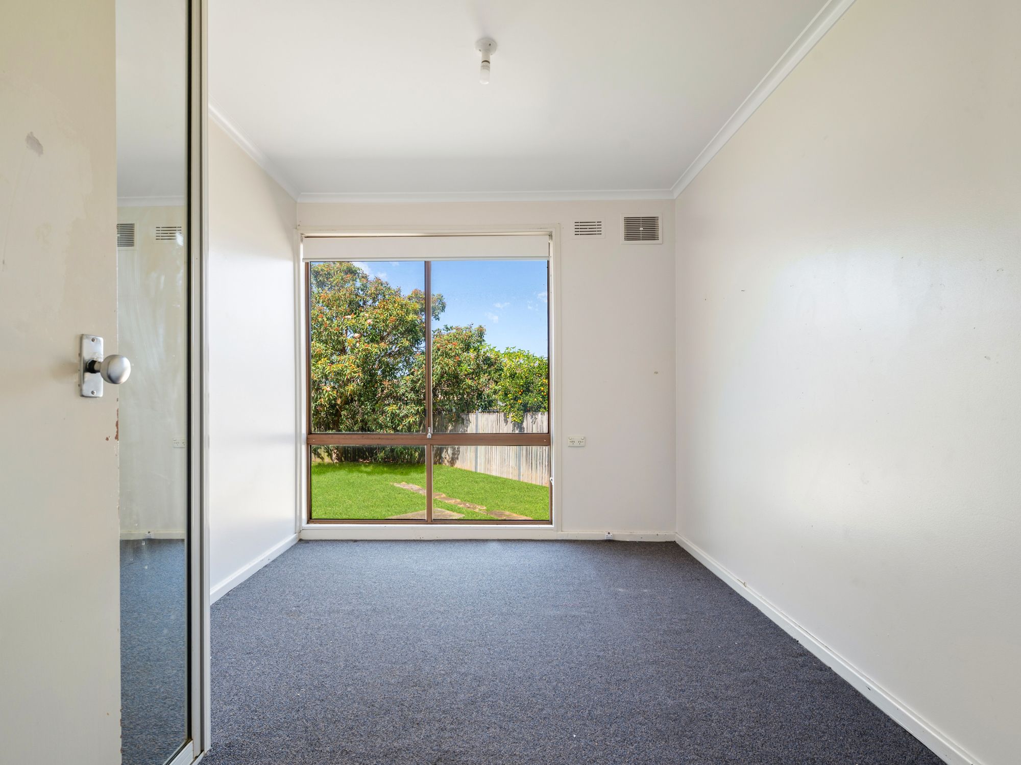 16 Karingal Place — photo 10 of 12
